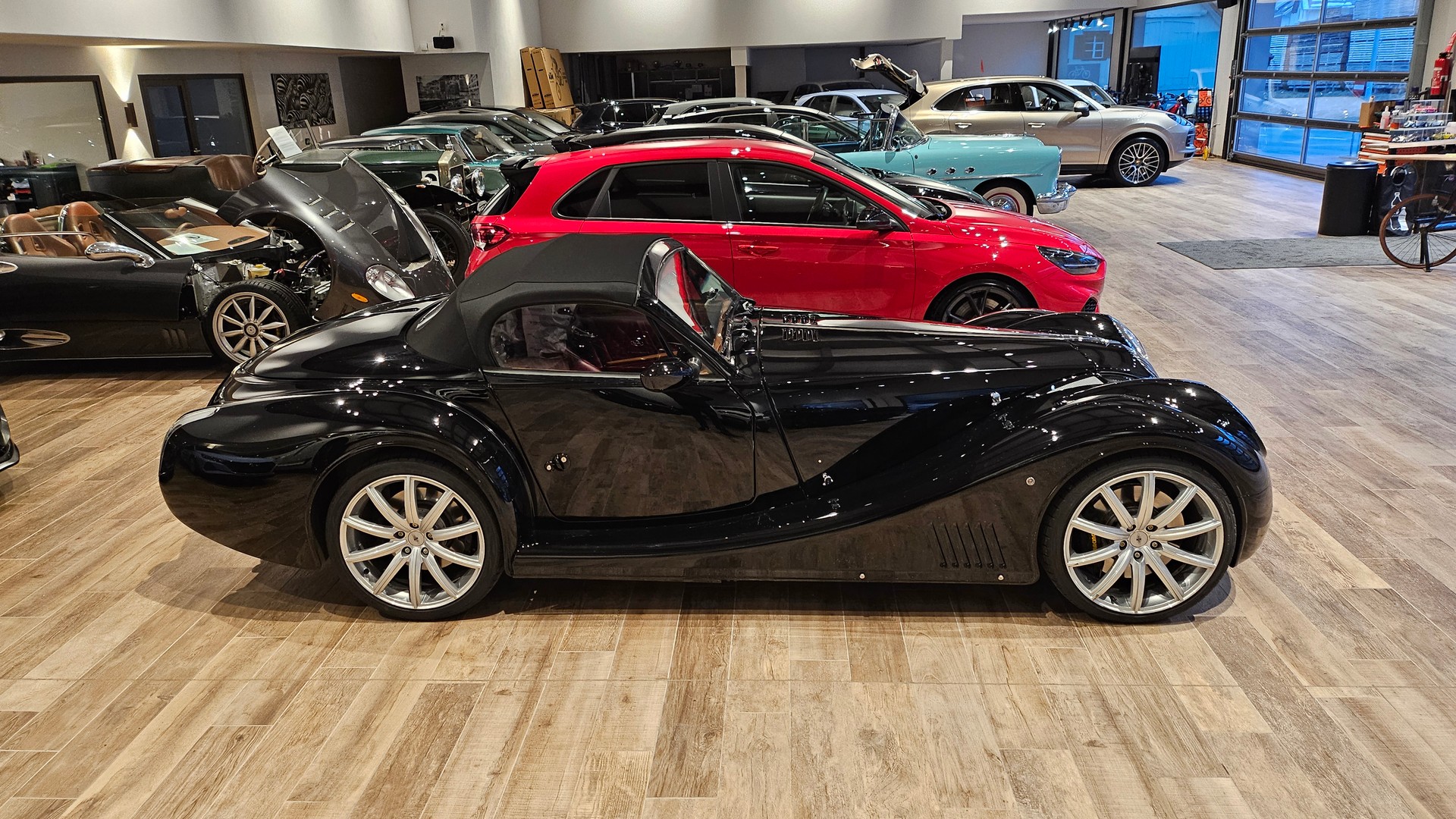 MORGAN 4,8-Liter-V8-image-8