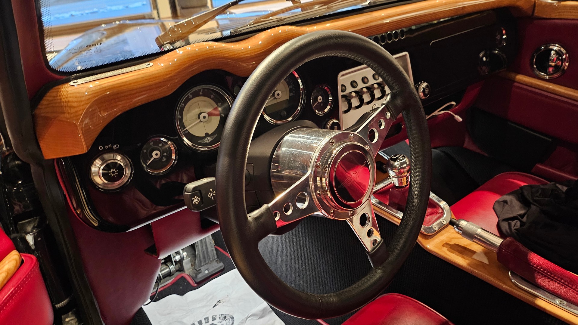 MORGAN 4,8-Liter-V8-image-18