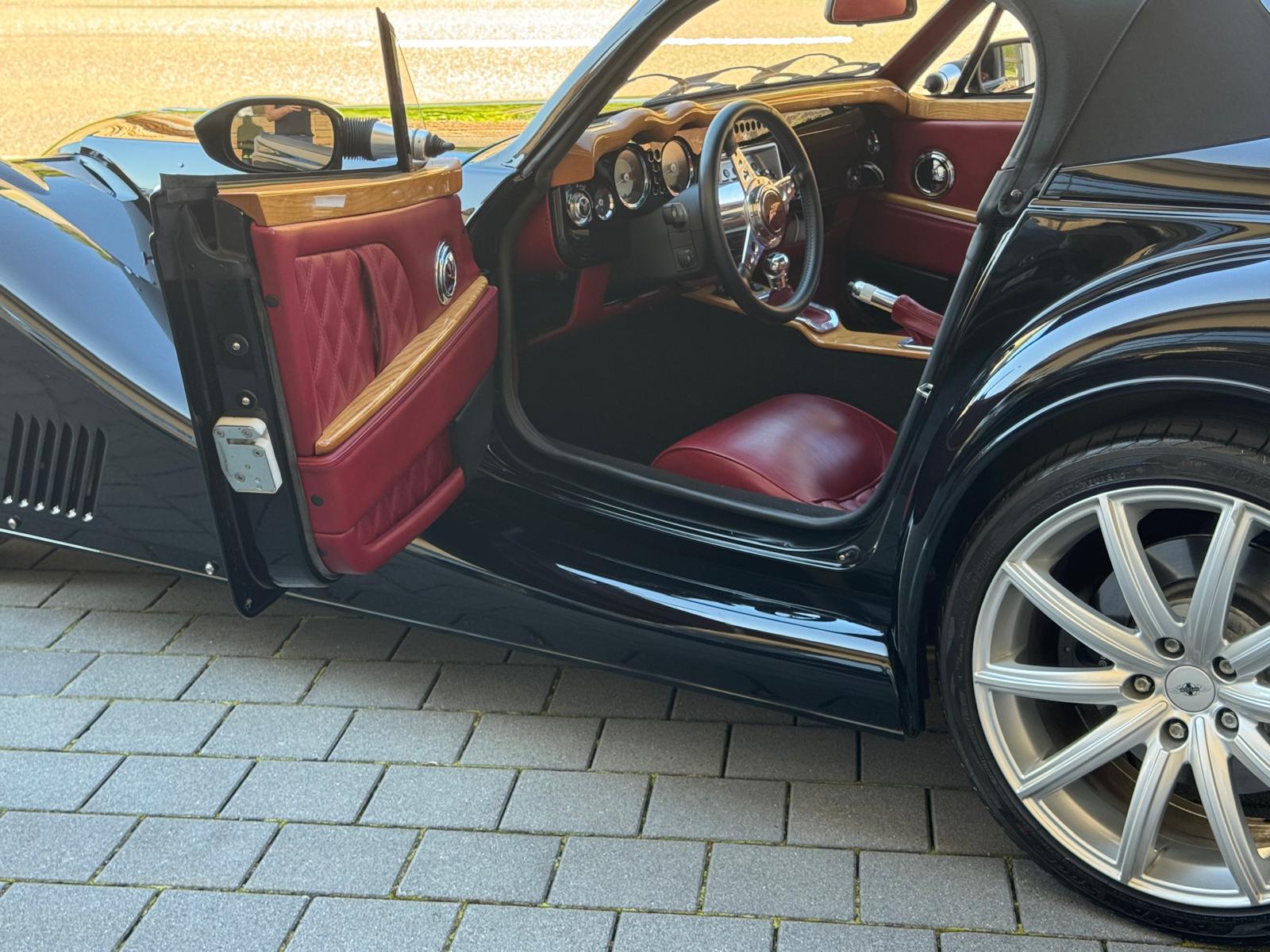 MORGAN 4,8-Liter-V8-image-21