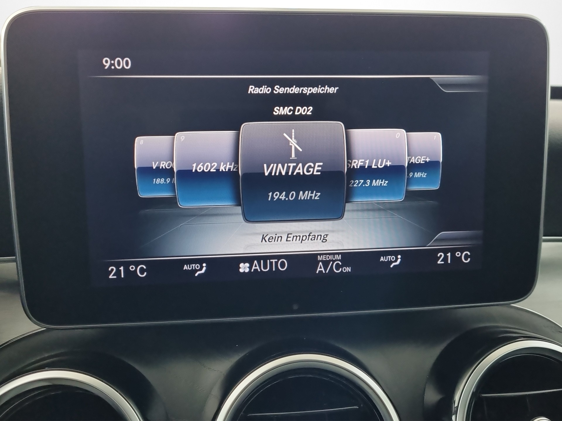 MERCEDES-BENZ C 250 d 4Matic-image-13