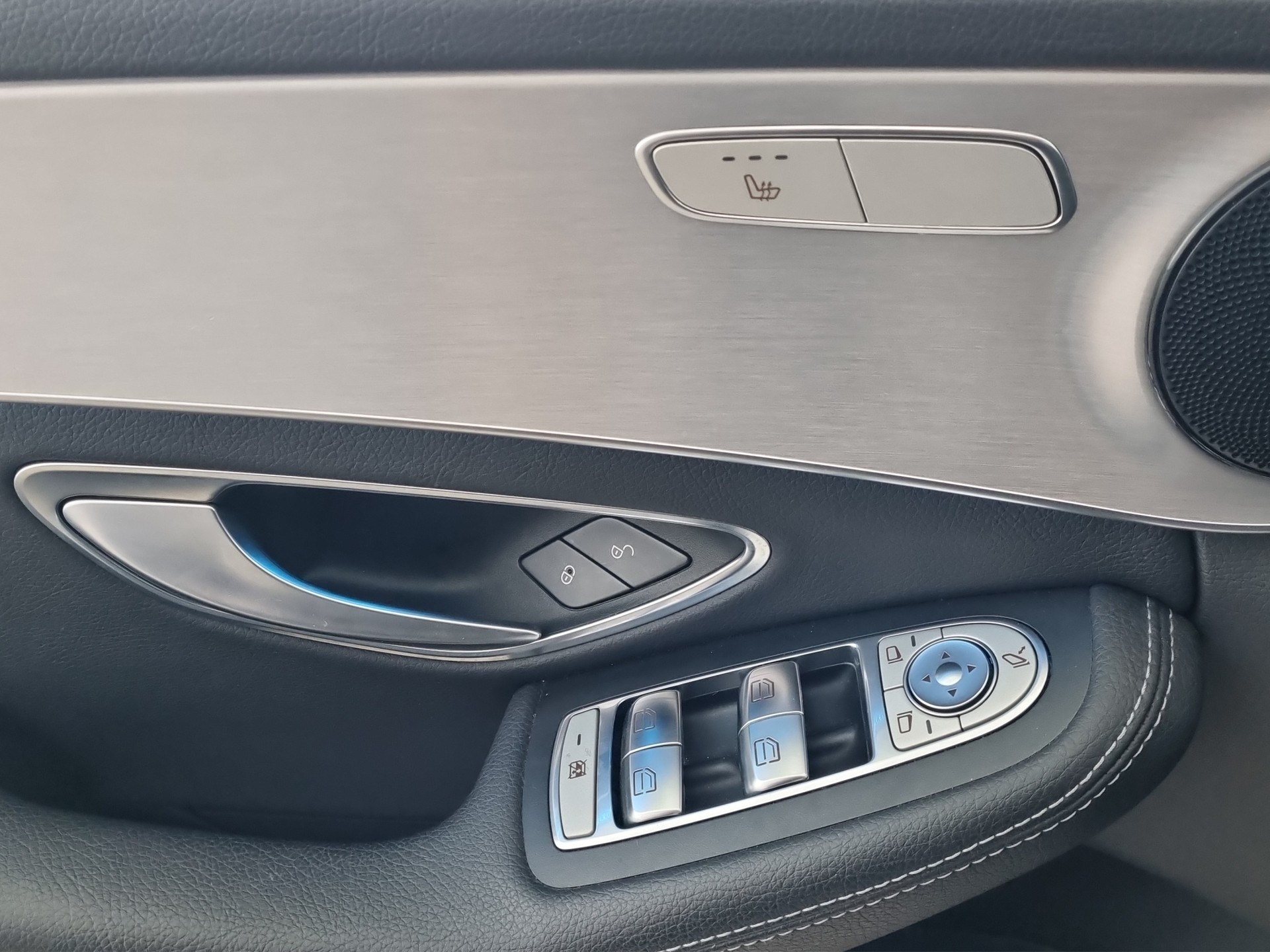 MERCEDES-BENZ C 250 d 4Matic-image-11