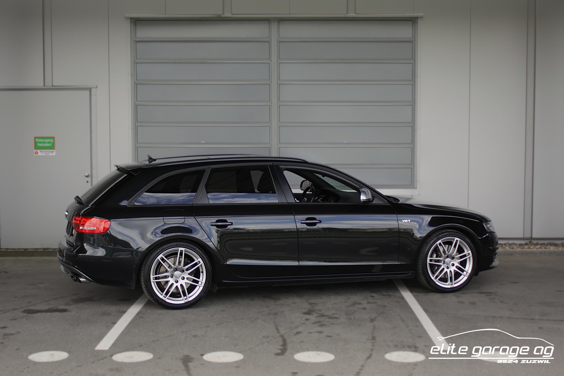 AUDI S4 Avant 3.0 TFSI quattro Manuell-image-4