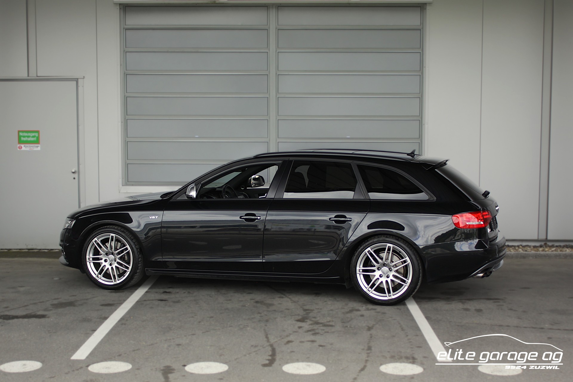 AUDI S4 Avant 3.0 TFSI quattro Manuell-image-2