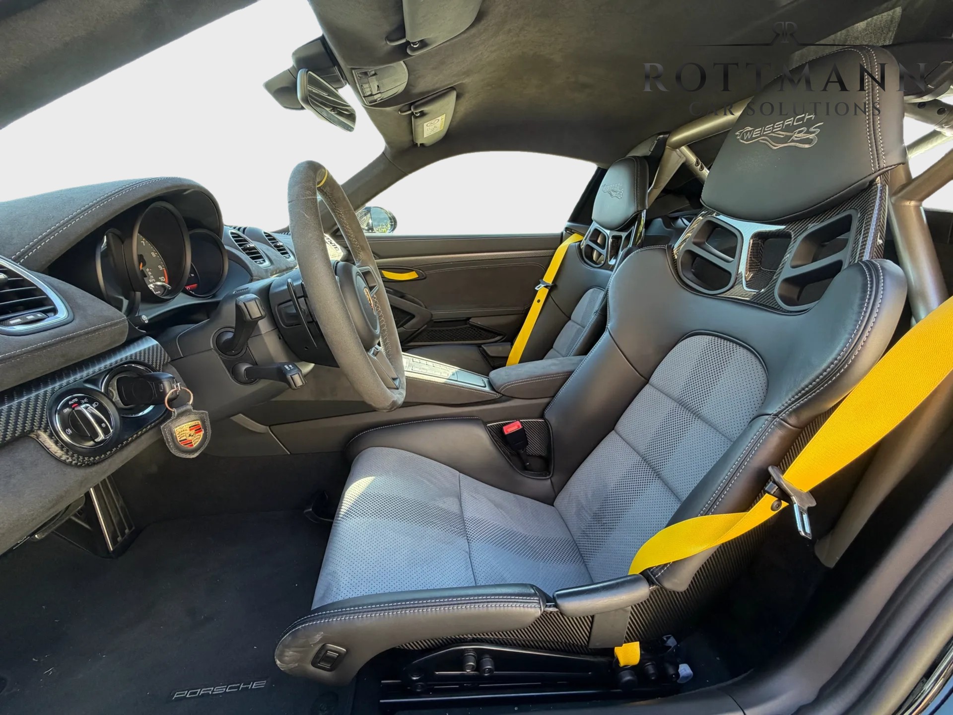 PORSCHE 718 Cayman GT4 RS Weissach-image-8