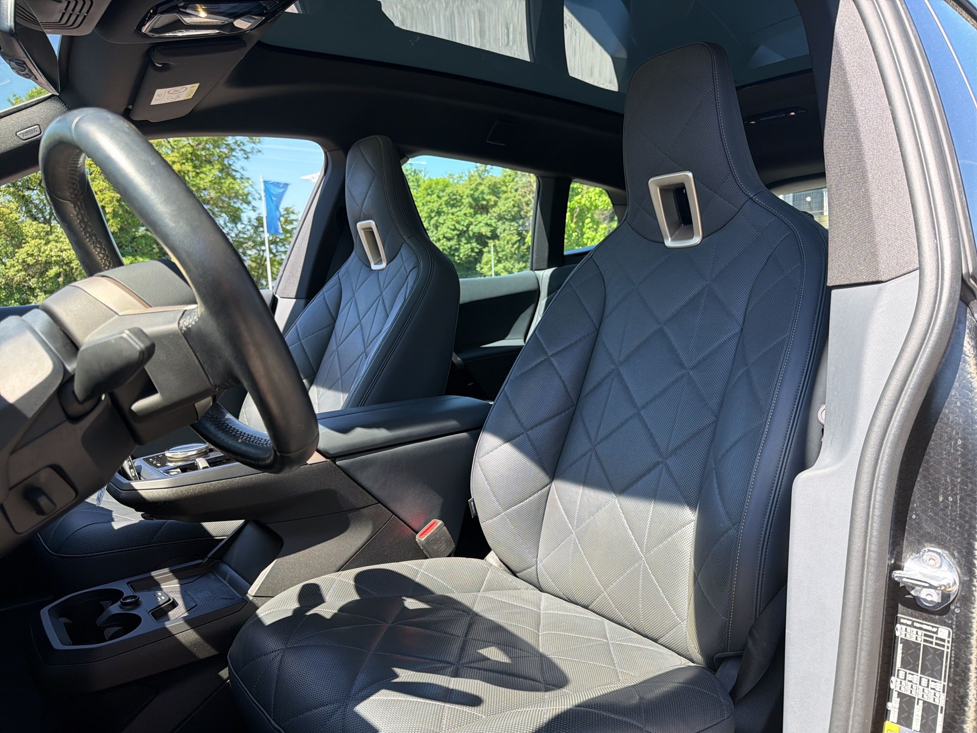 BMW iX xDrive50-image-10