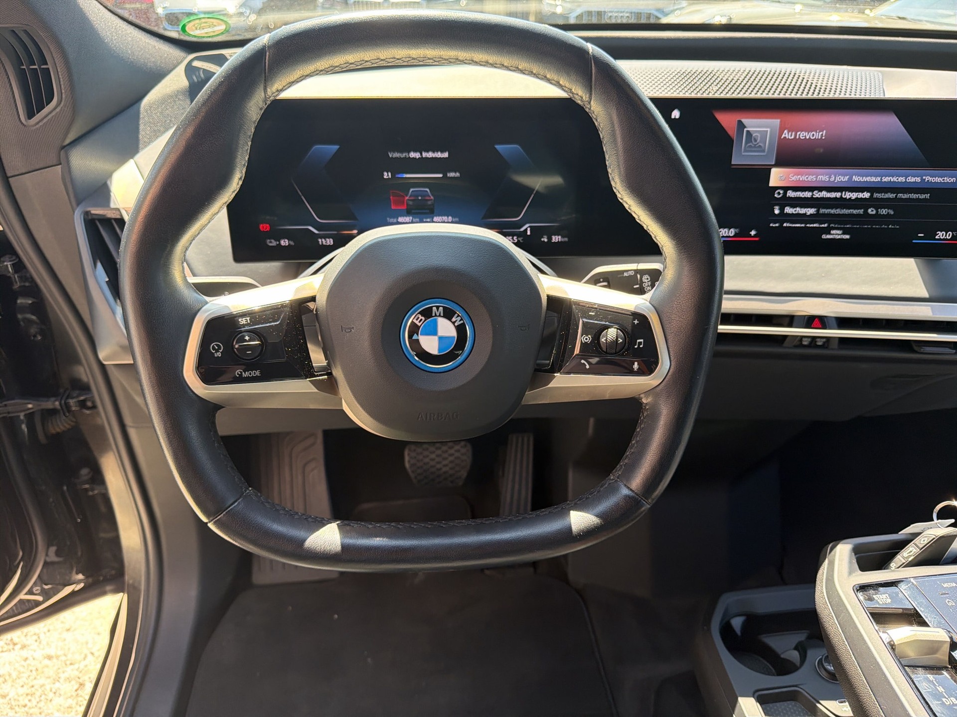 BMW iX xDrive50-image-12