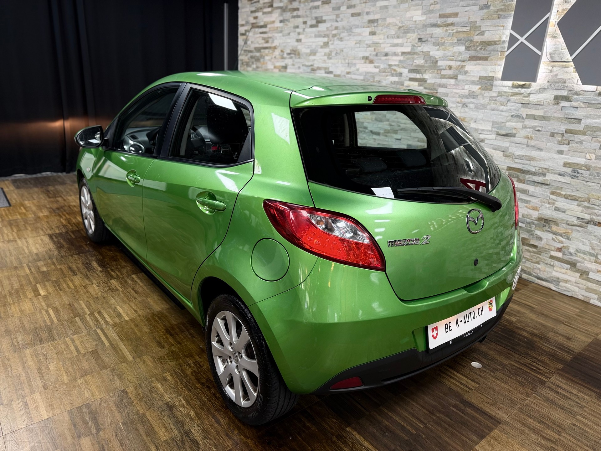 MAZDA 2 1.3i 16V Exclusive-showroom-element-1