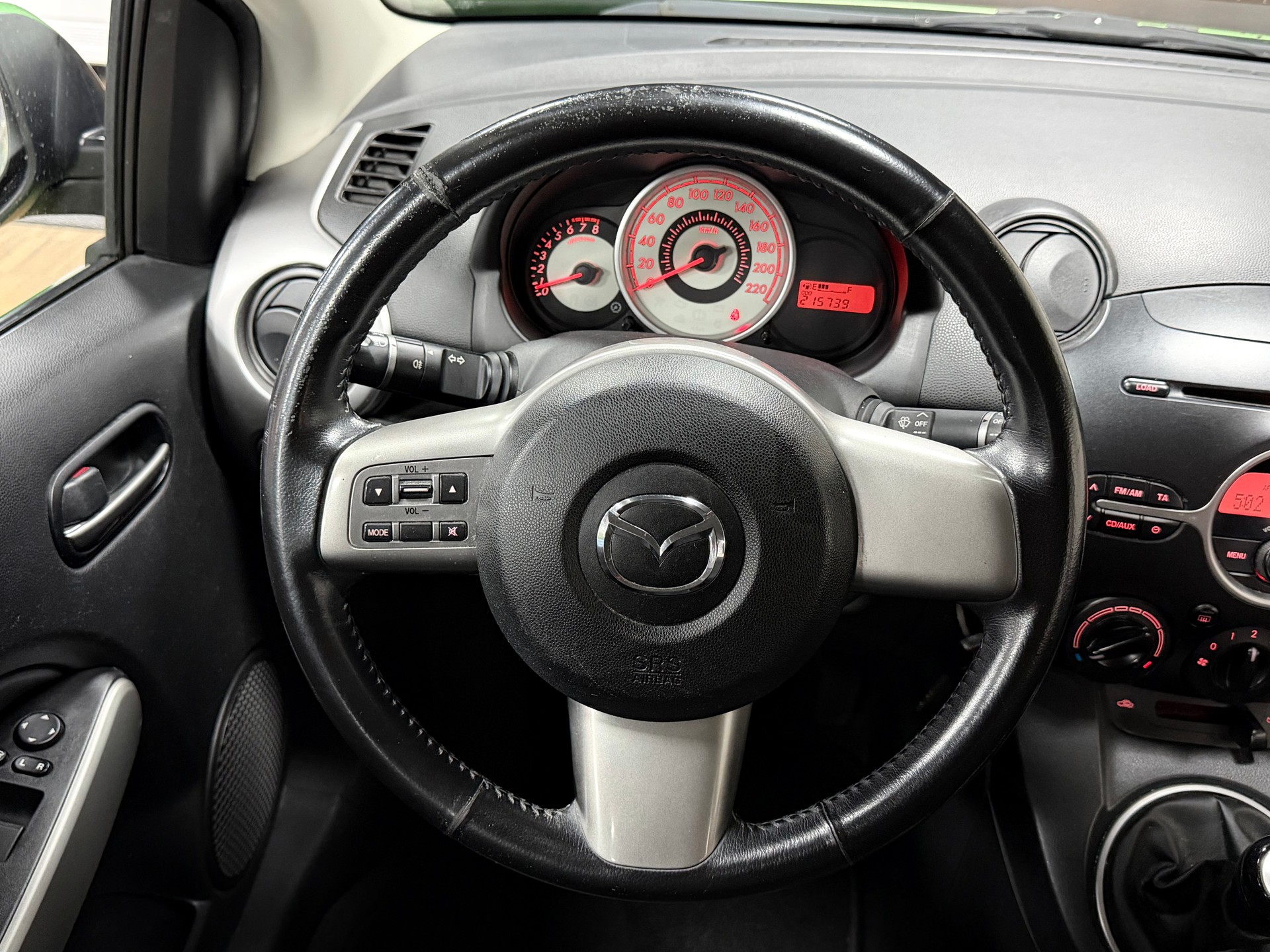 MAZDA 2 1.3i 16V Exclusive-image-9