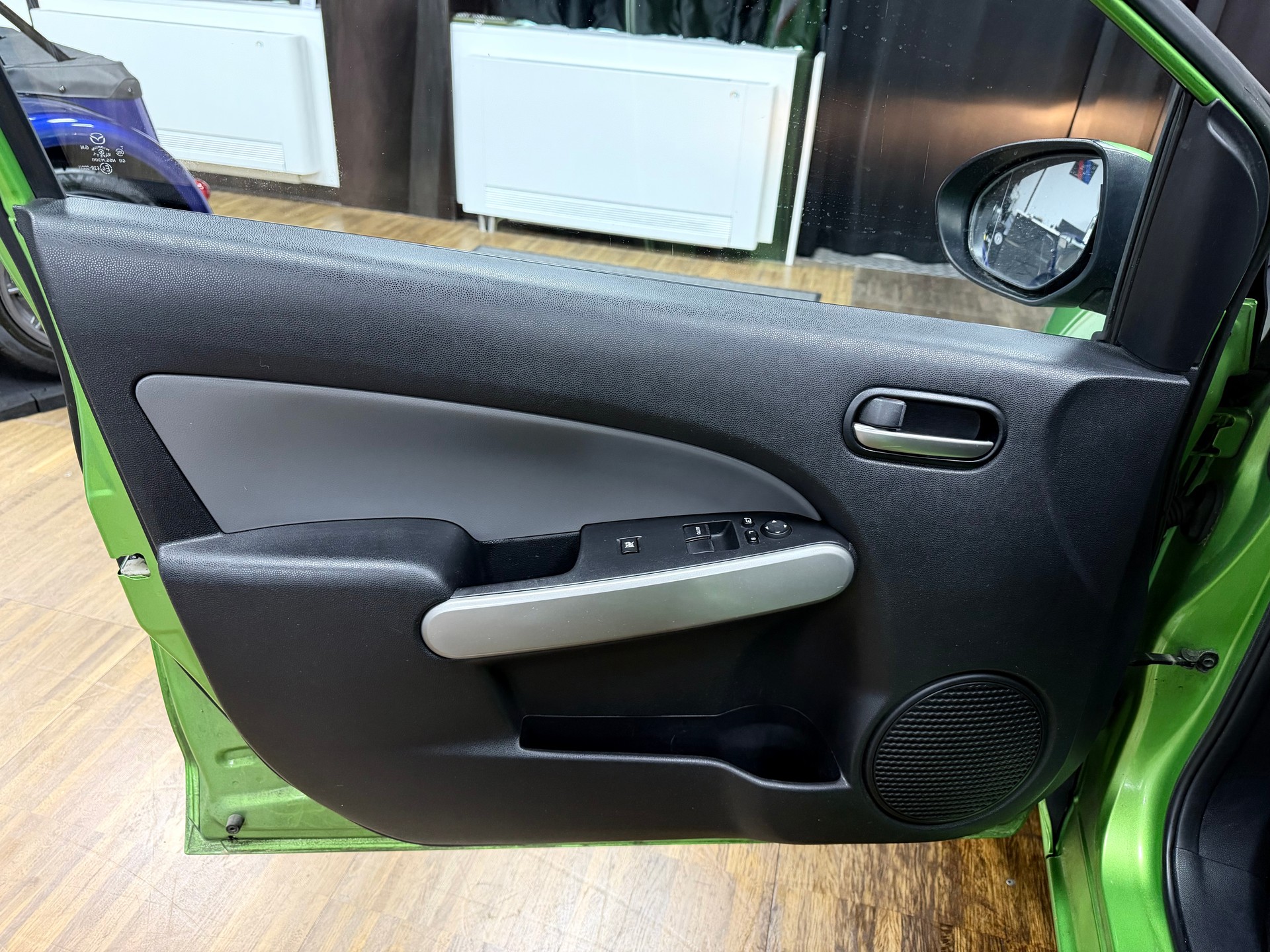 MAZDA 2 1.3i 16V Exclusive-image-6