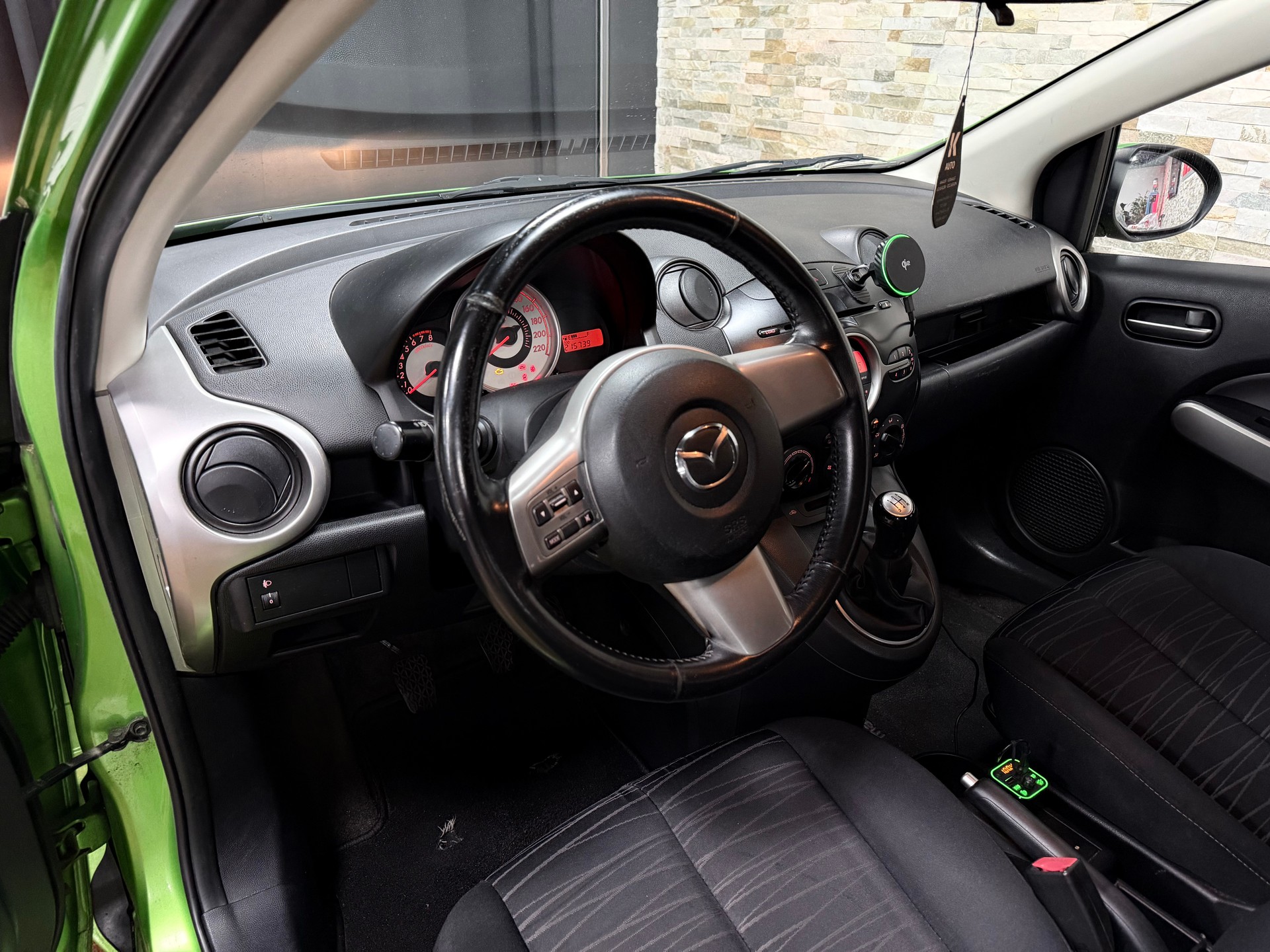 MAZDA 2 1.3i 16V Exclusive-image-8