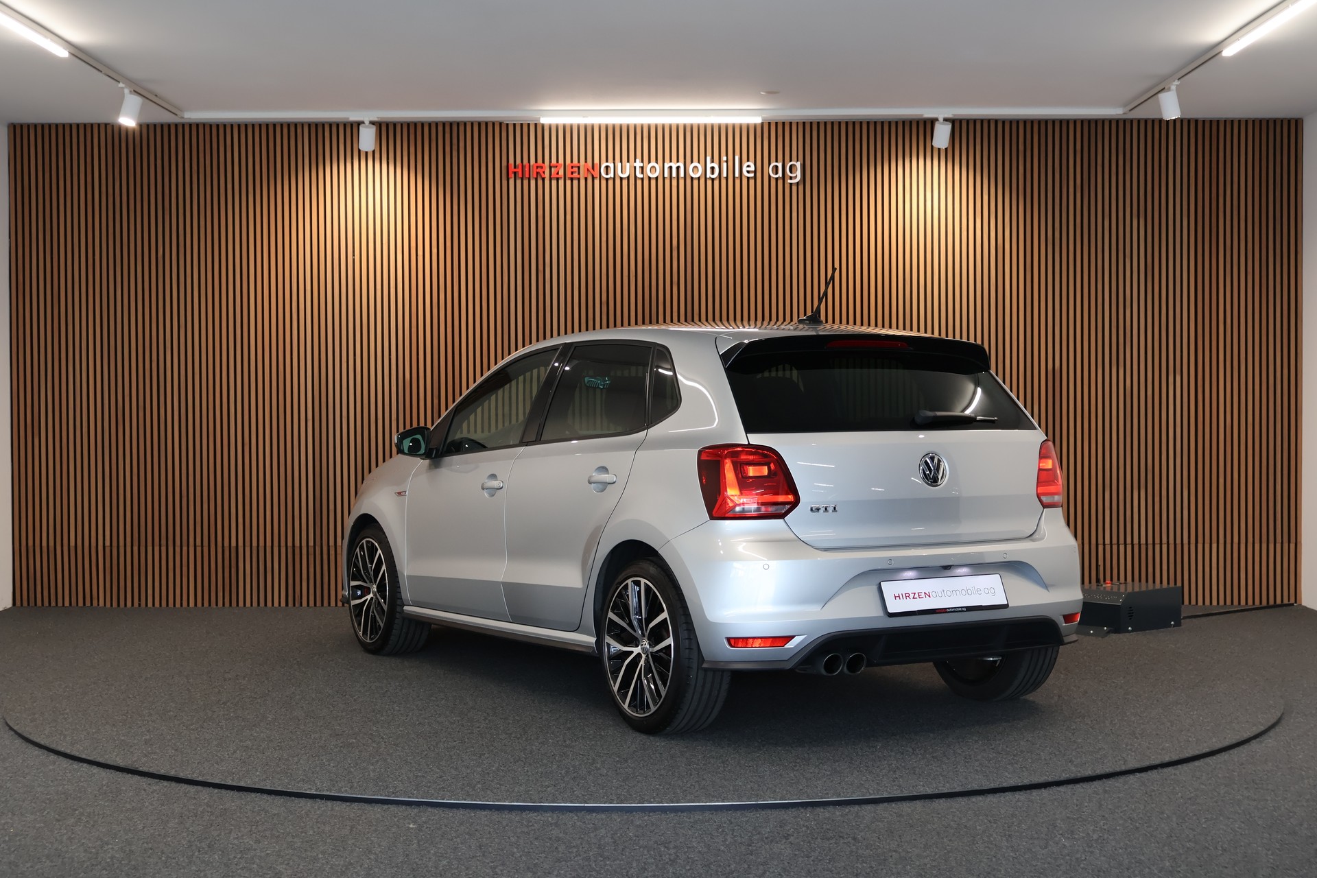 VW Polo 1.8 TSI GTI-image-2
