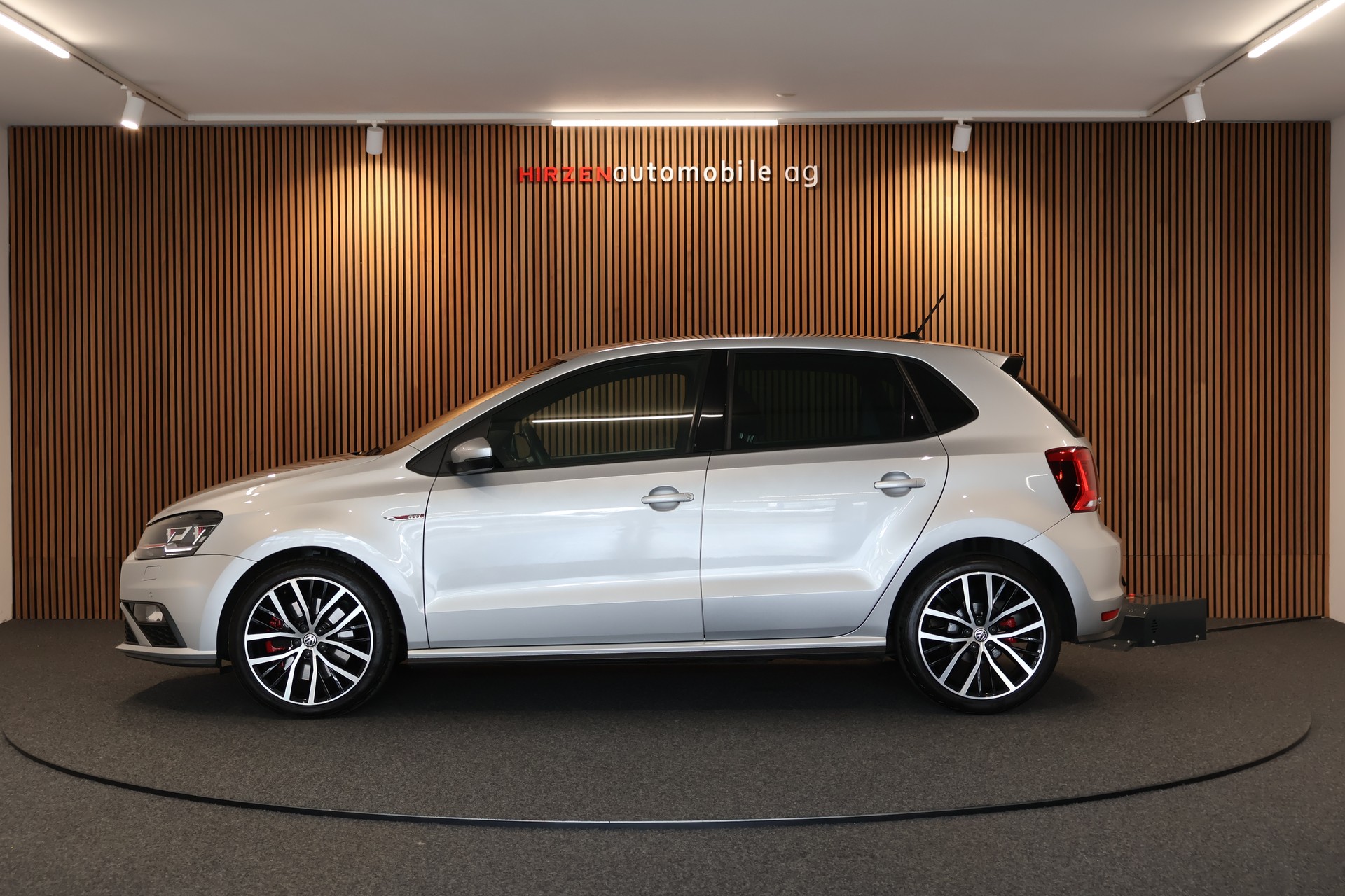 VW Polo 1.8 TSI GTI-image-1