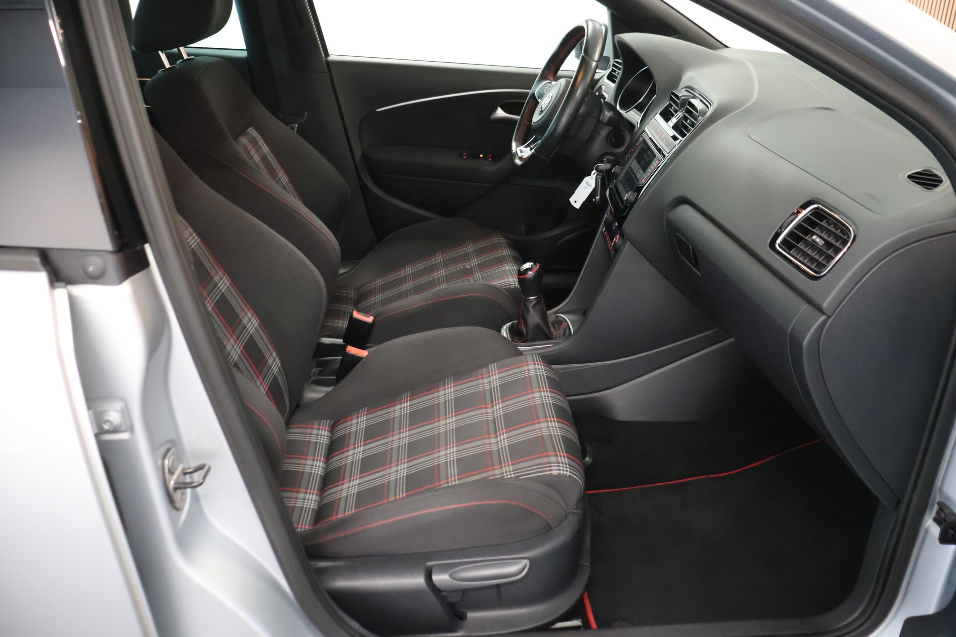 VW Polo 1.8 TSI GTI-image-13