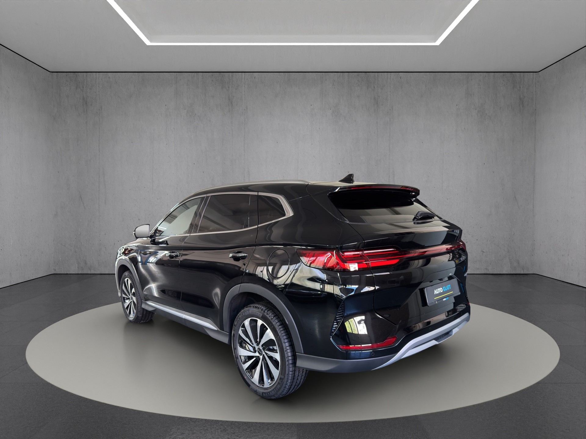 BYD Seal U DM-i Boost "Pano-BicolorLeder-360°Kamera"-showroom-element-3