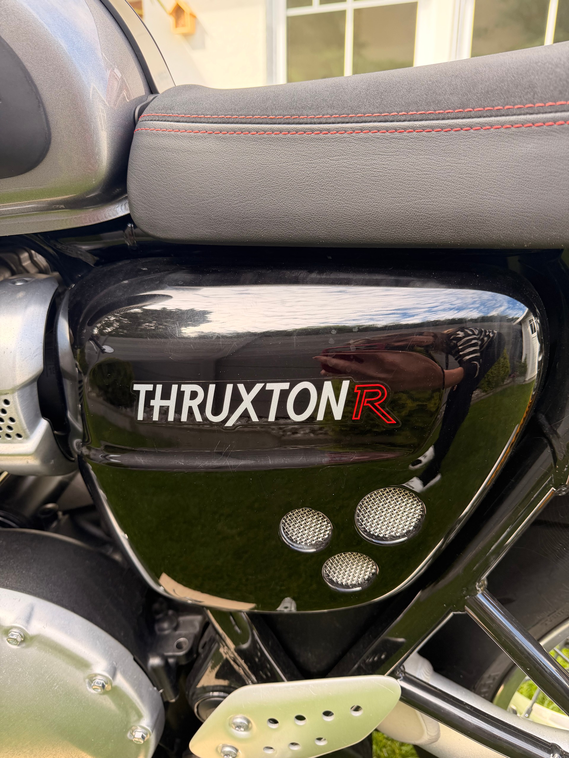 TRIUMPH R-image-4