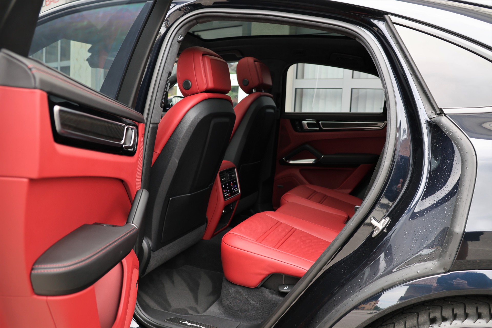 PORSCHE Cayenne Turbo Coupé (CH) *MoonlightBlue*-image-12