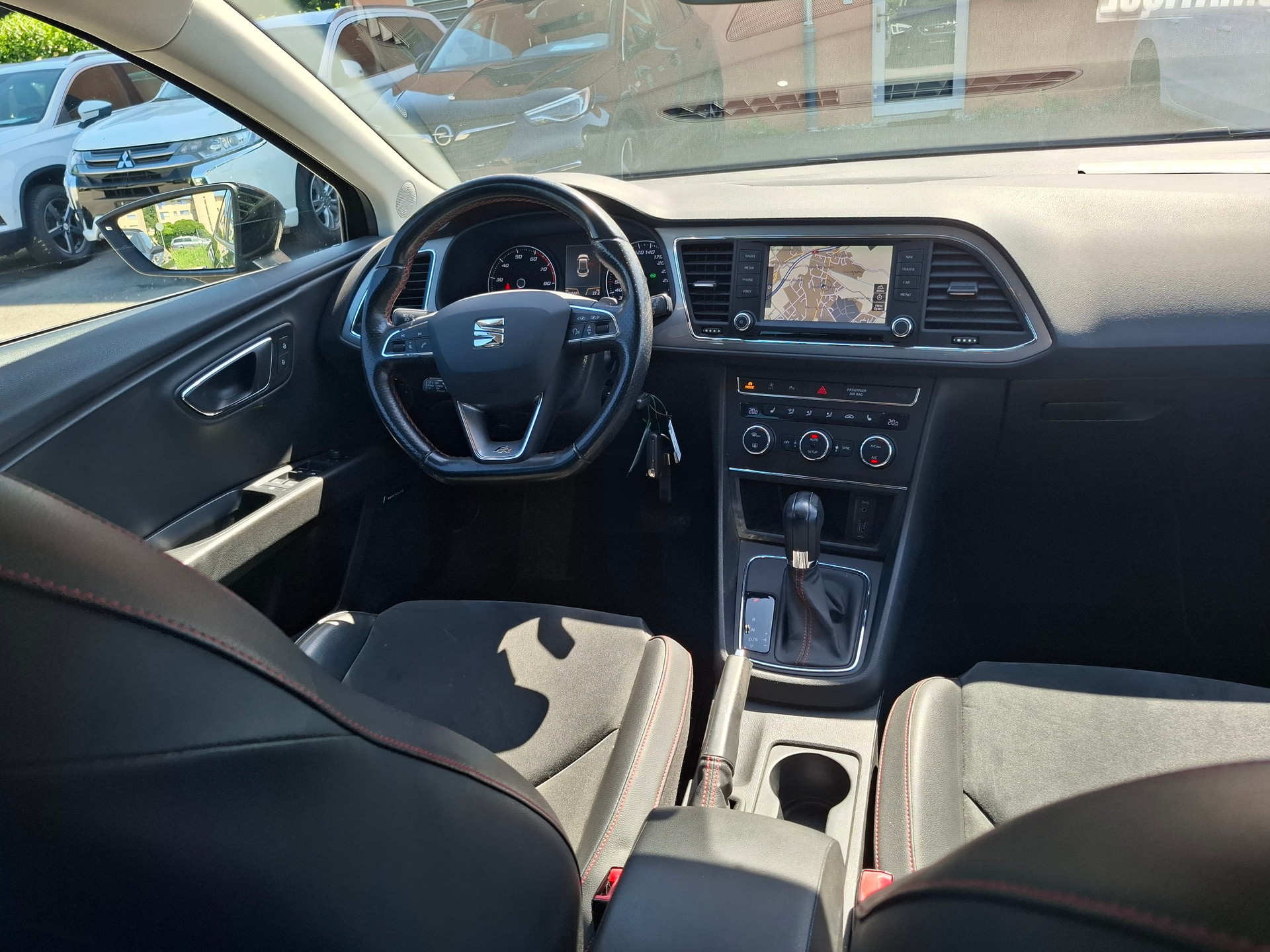 SEAT Leon 1.4 TSI FR Line DSG-image-9