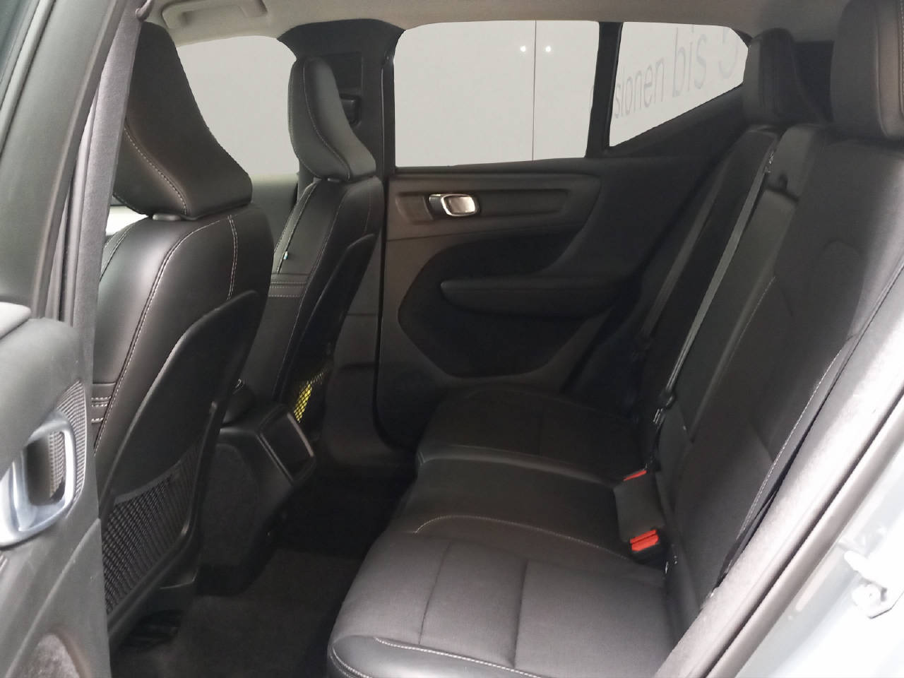 VOLVO XC40 1.5 T3 Momentum-image-9