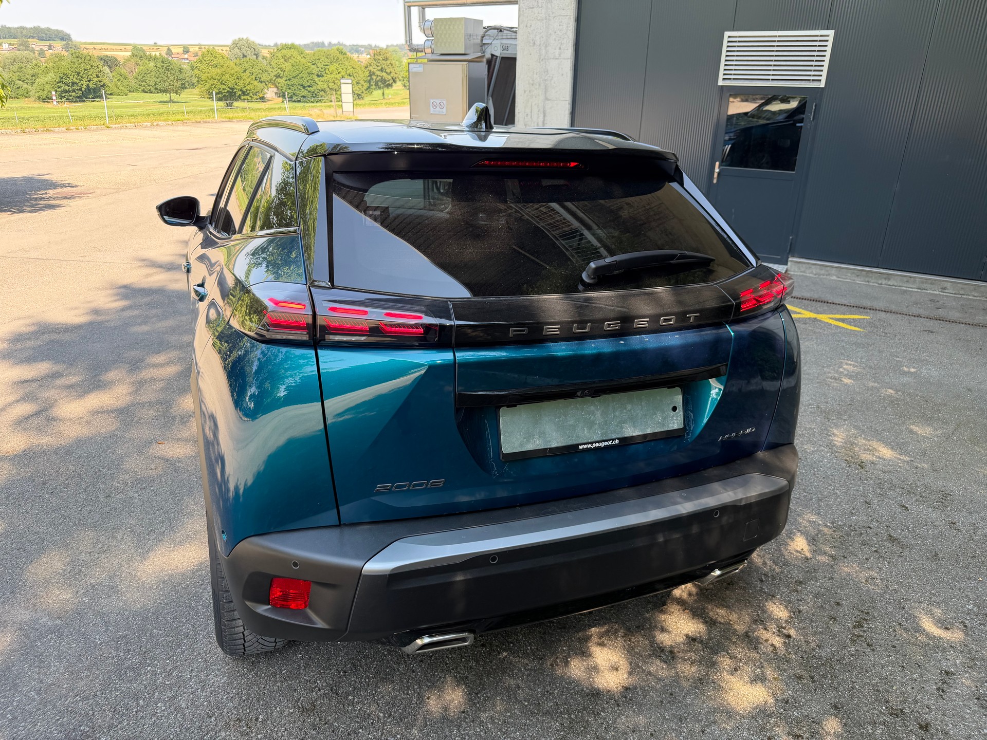 PEUGEOT 2008 1.2 145 MHEV GT-image-6
