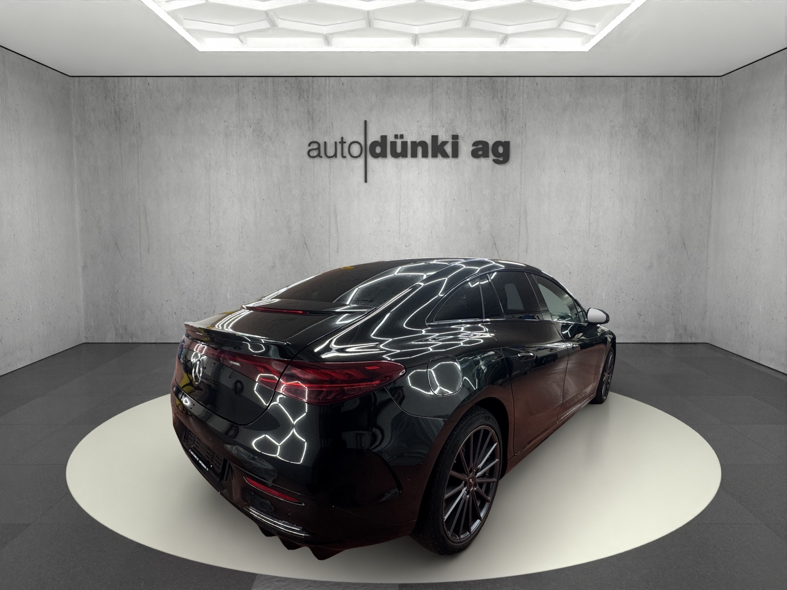 MERCEDES-BENZ EQE 500 4 Matic-showroom-element-3