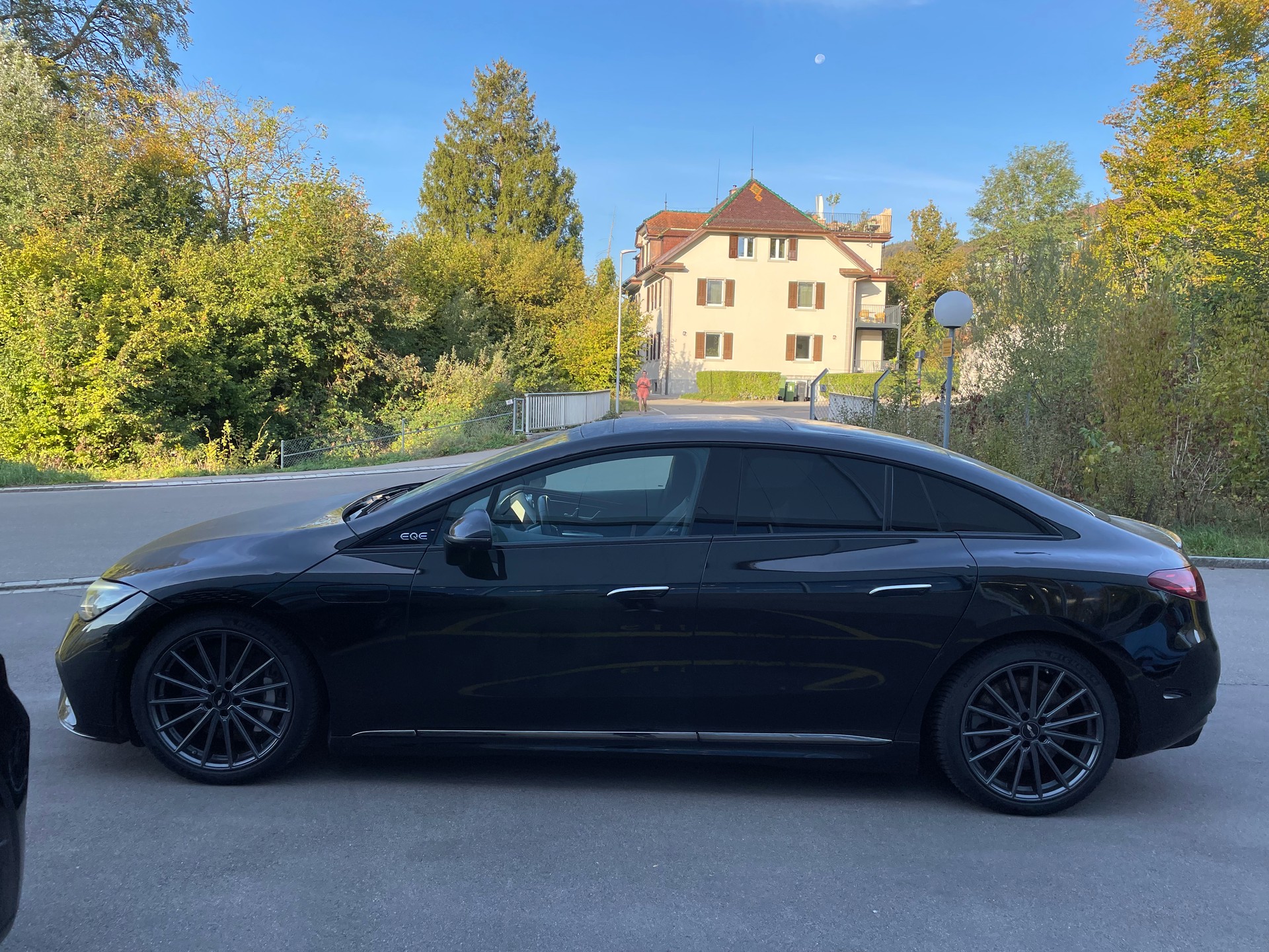 MERCEDES-BENZ EQE 500 4 Matic-showroom-element-1