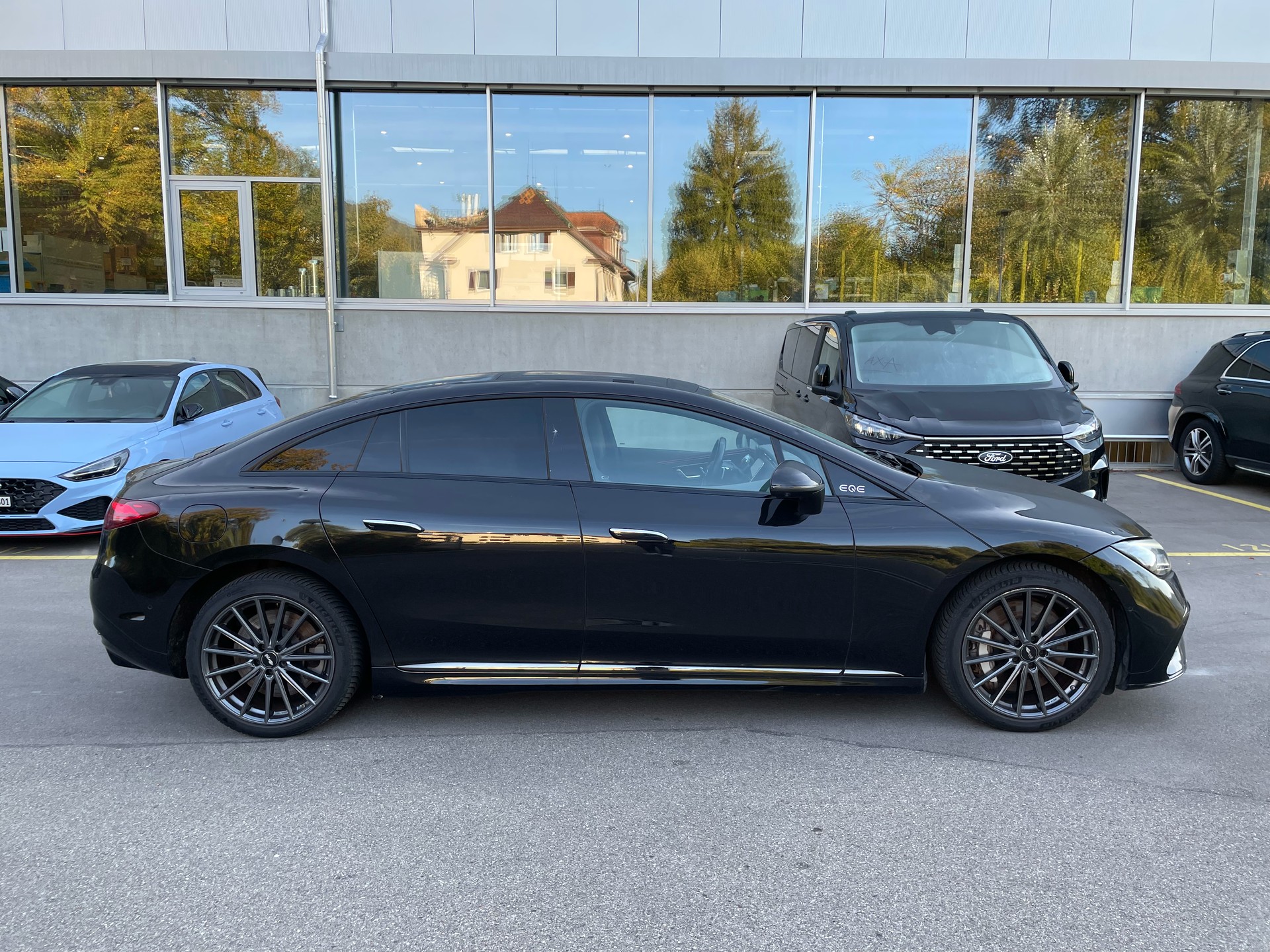 MERCEDES-BENZ EQE 500 4 Matic-image-4