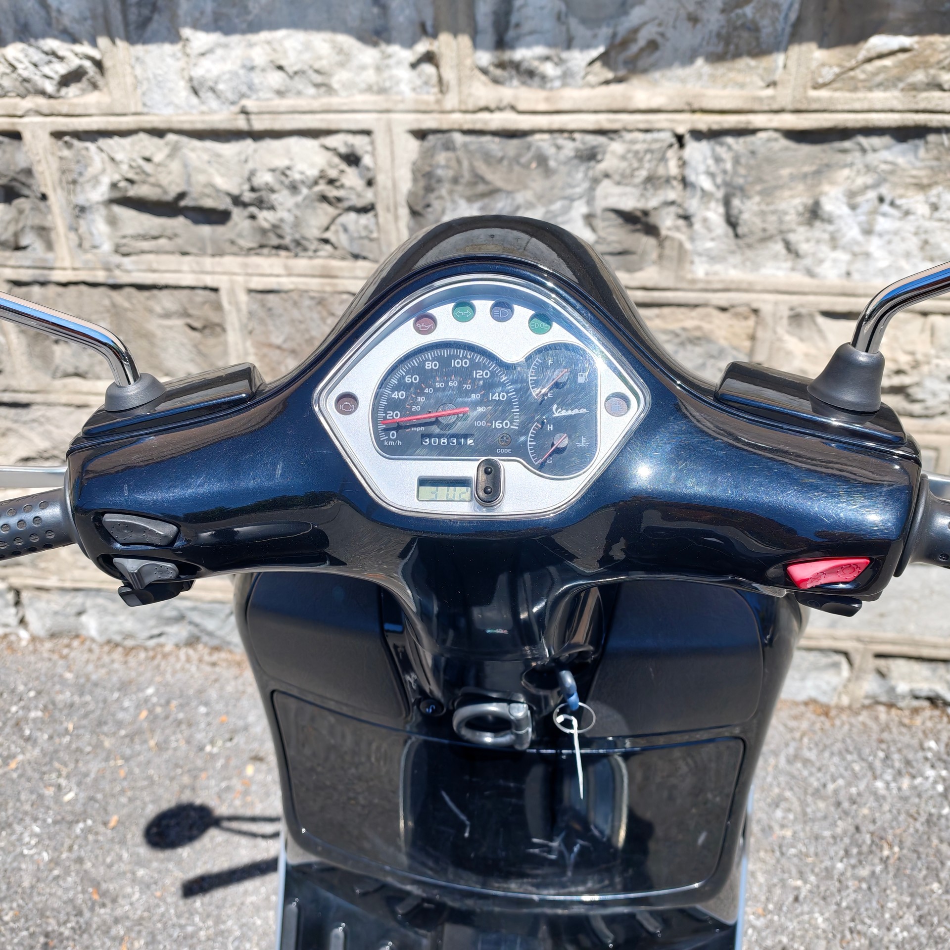 PIAGGIO Vespa GTS Super 300 i.e-image-3