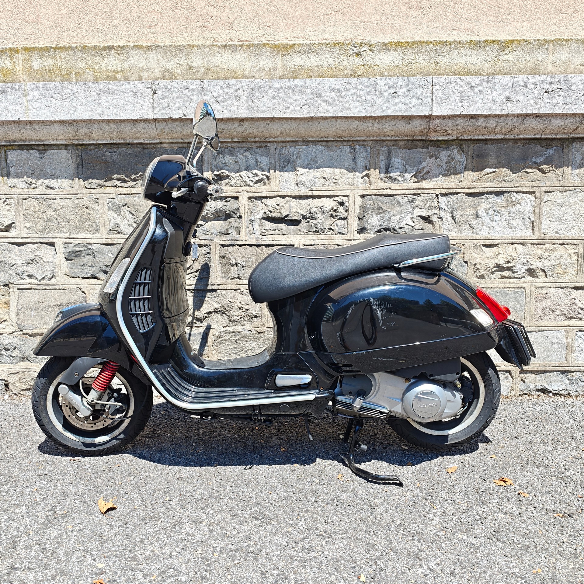 PIAGGIO Vespa GTS Super 300 i.e-image-1