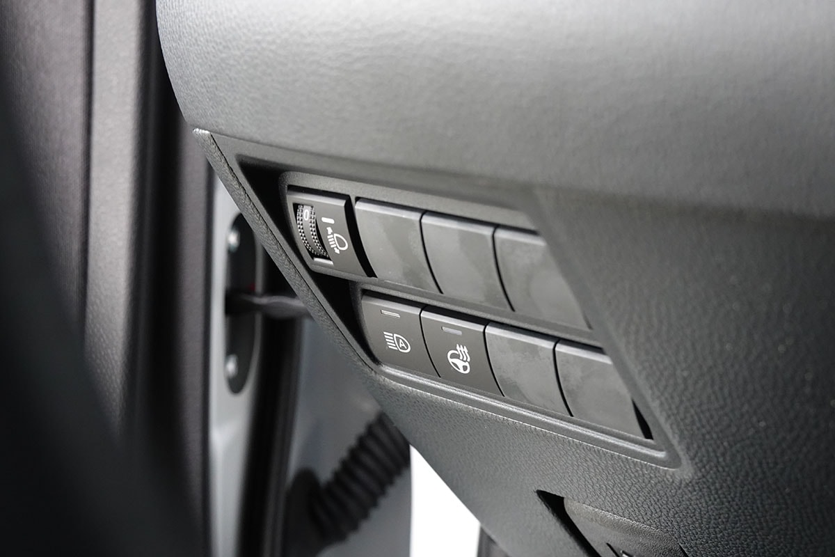 TOYOTA Yaris 1.5 GR Sport e-CVT Panoramaglasdach, JBL, Head-Up Display-image-18