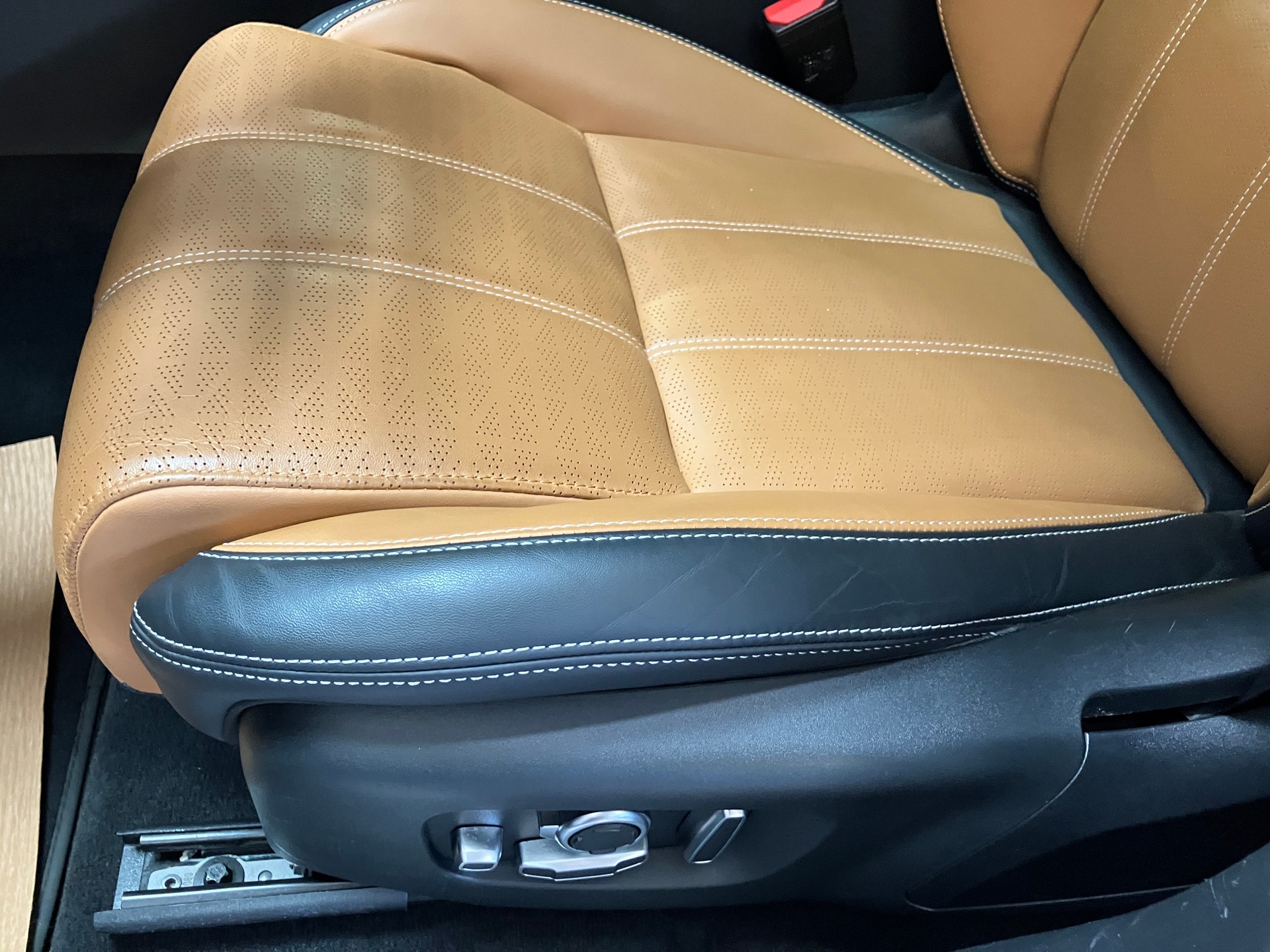 LAND ROVER Range Rover Velar R-Dynamic P 400 HSE Automatic-image-17