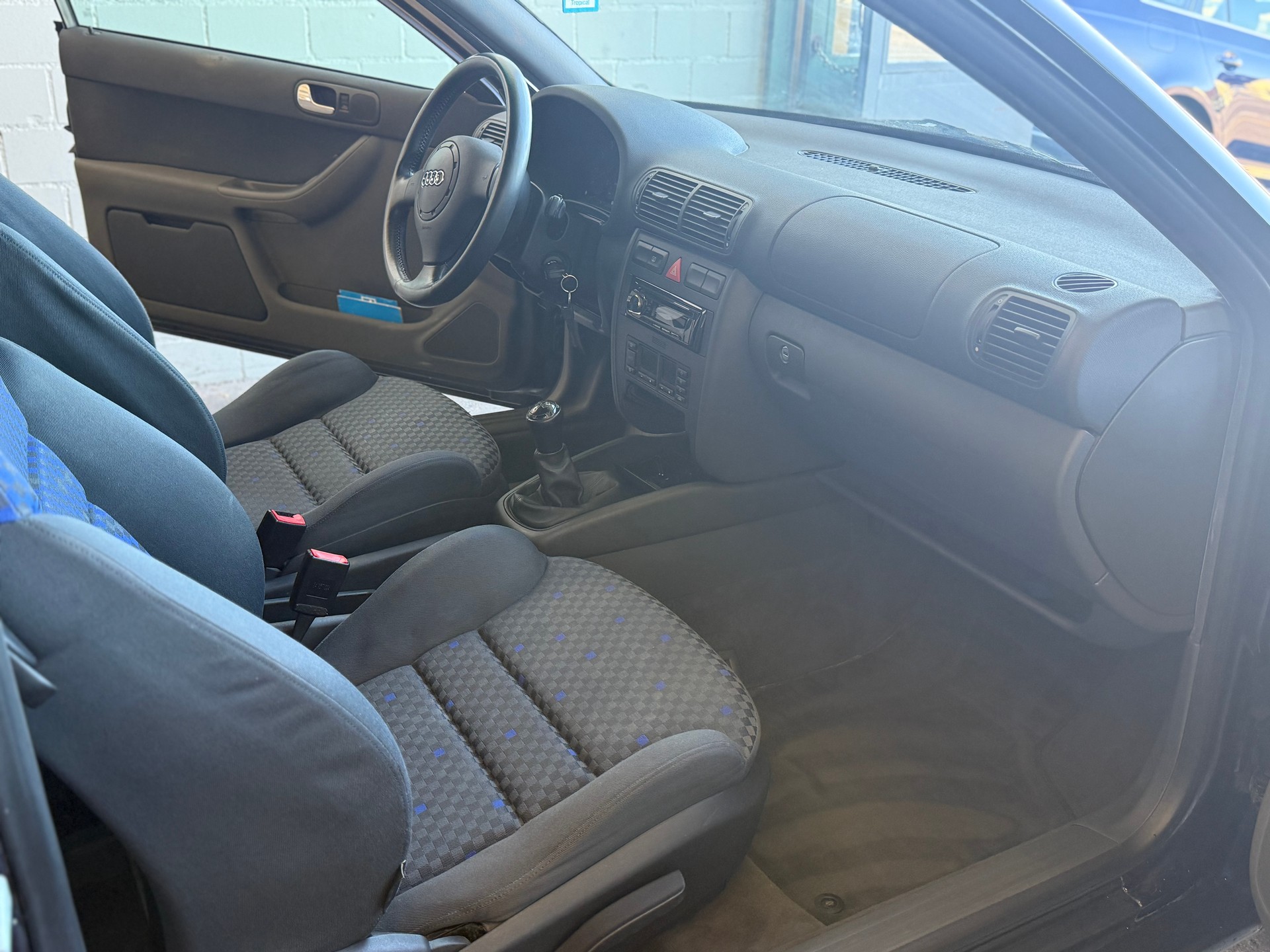 AUDI A3 1.8 T Ambition-image-7