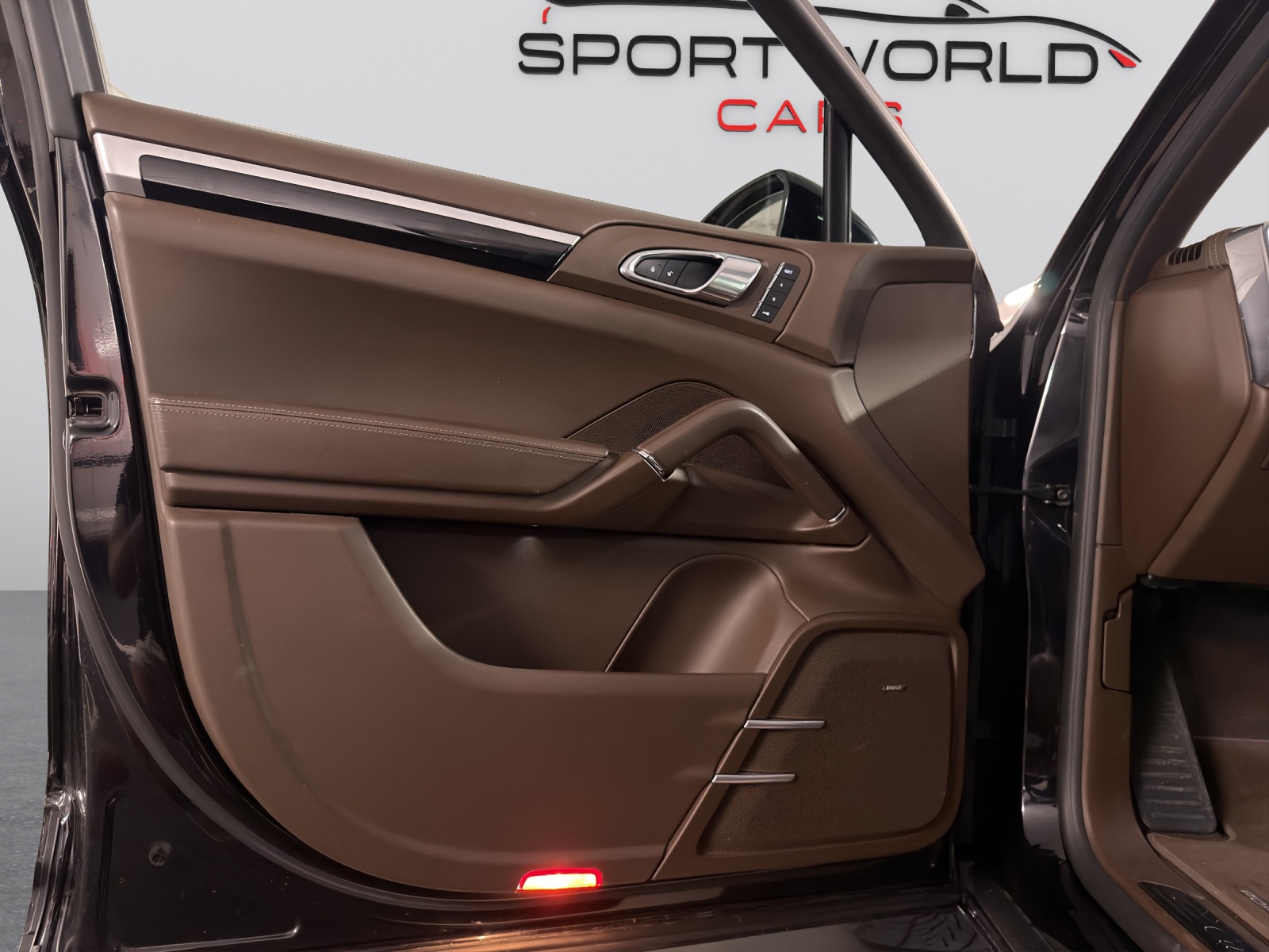 PORSCHE Cayenne S Diesel-image-21