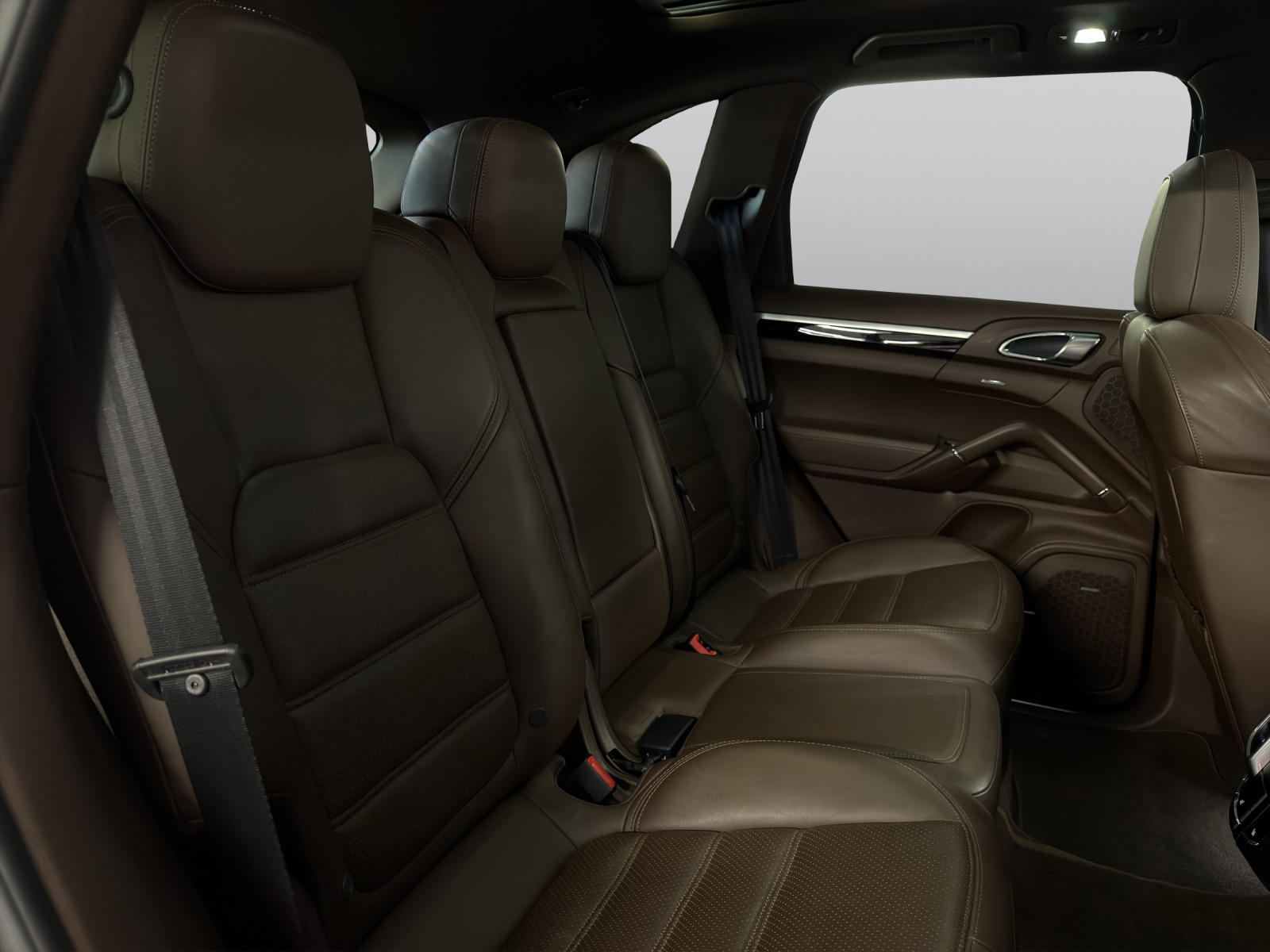 PORSCHE Cayenne S Diesel-showroom-element-3