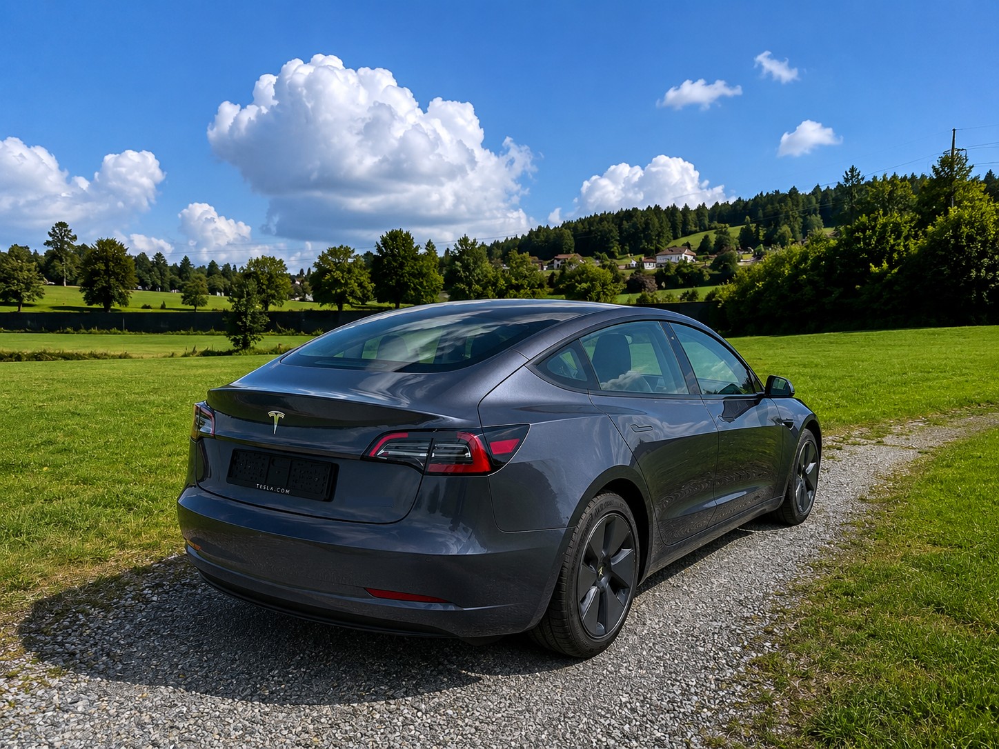 TESLA Model 3-image-1