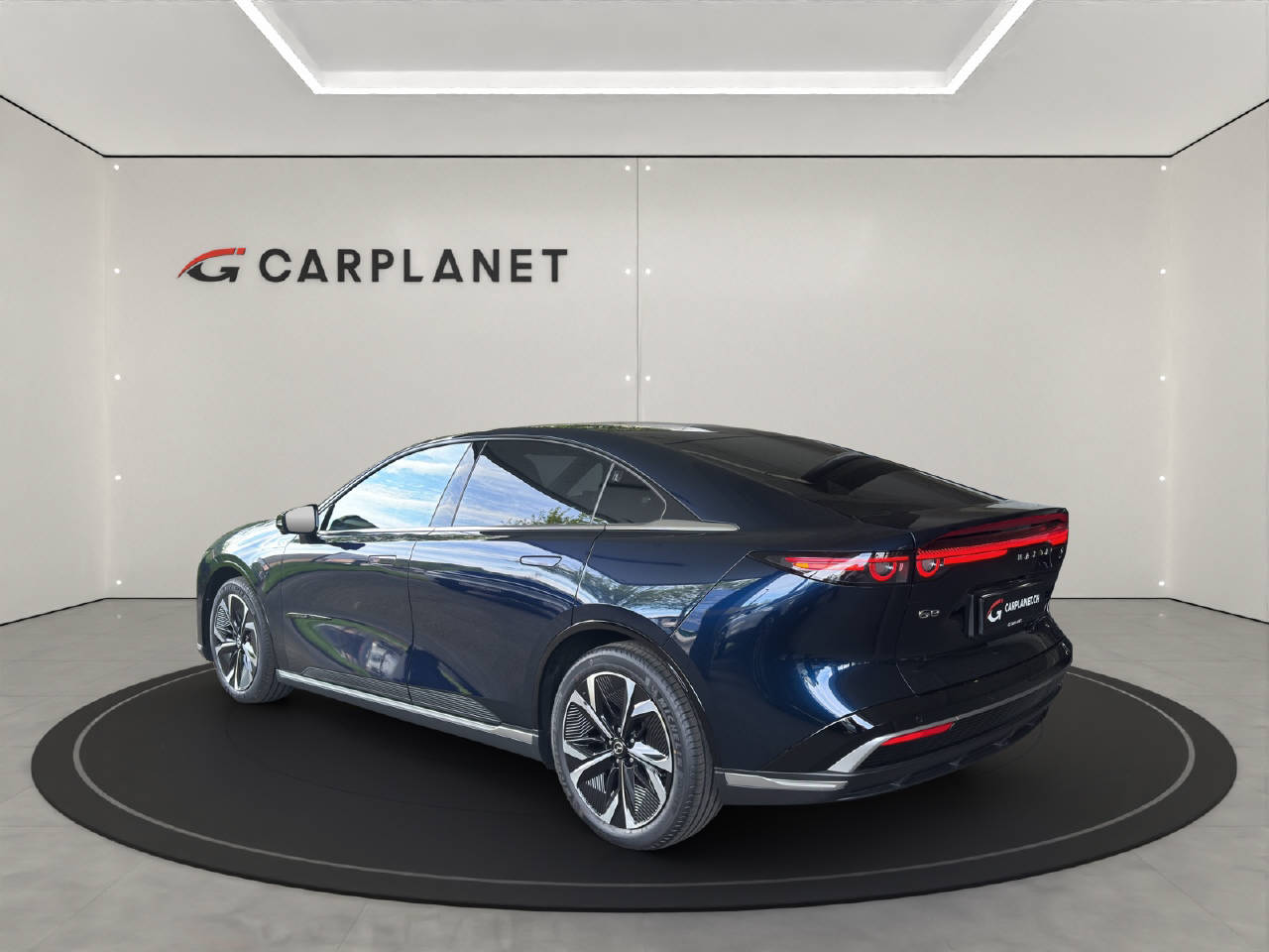MAZDA 6e Takumi-showroom-element-2