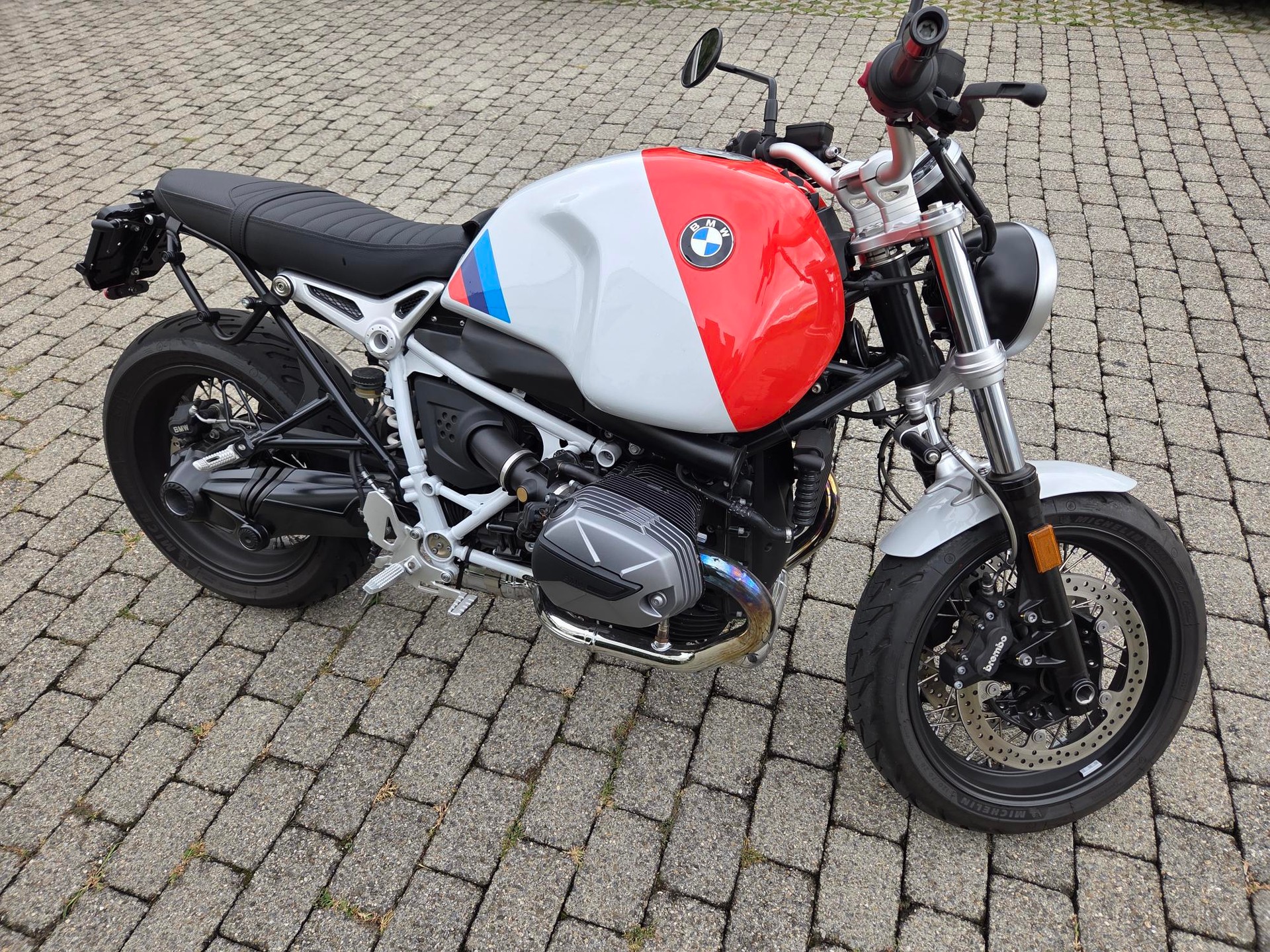 BMW R nineT Pure-image-1