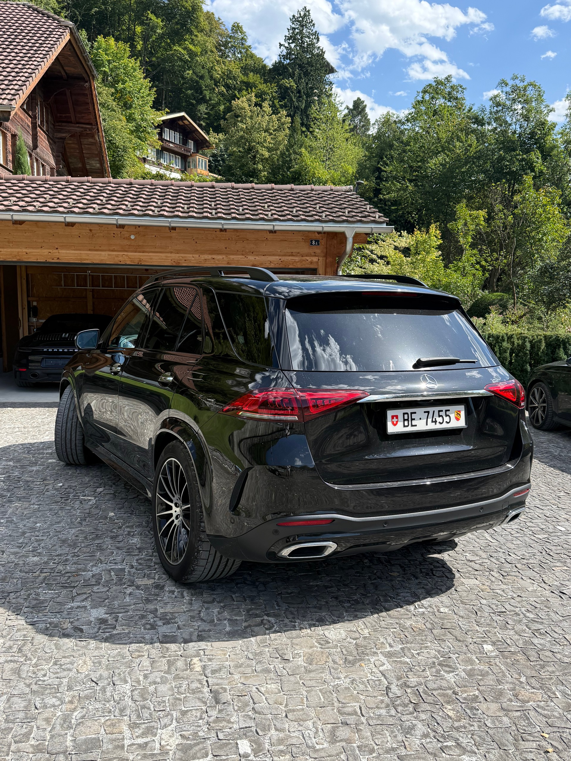 MERCEDES-BENZ GLE 400 d AMG Line 4matic-image-2