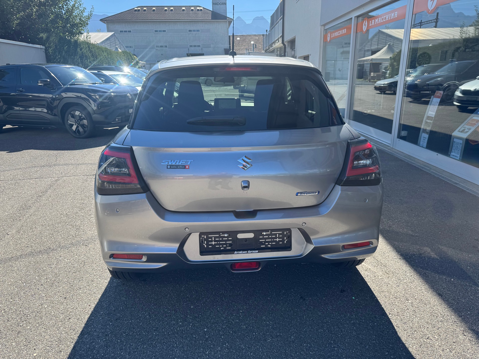 SUZUKI Swift 1.2 Compact Top Hybrid CVT-showroom-element-3