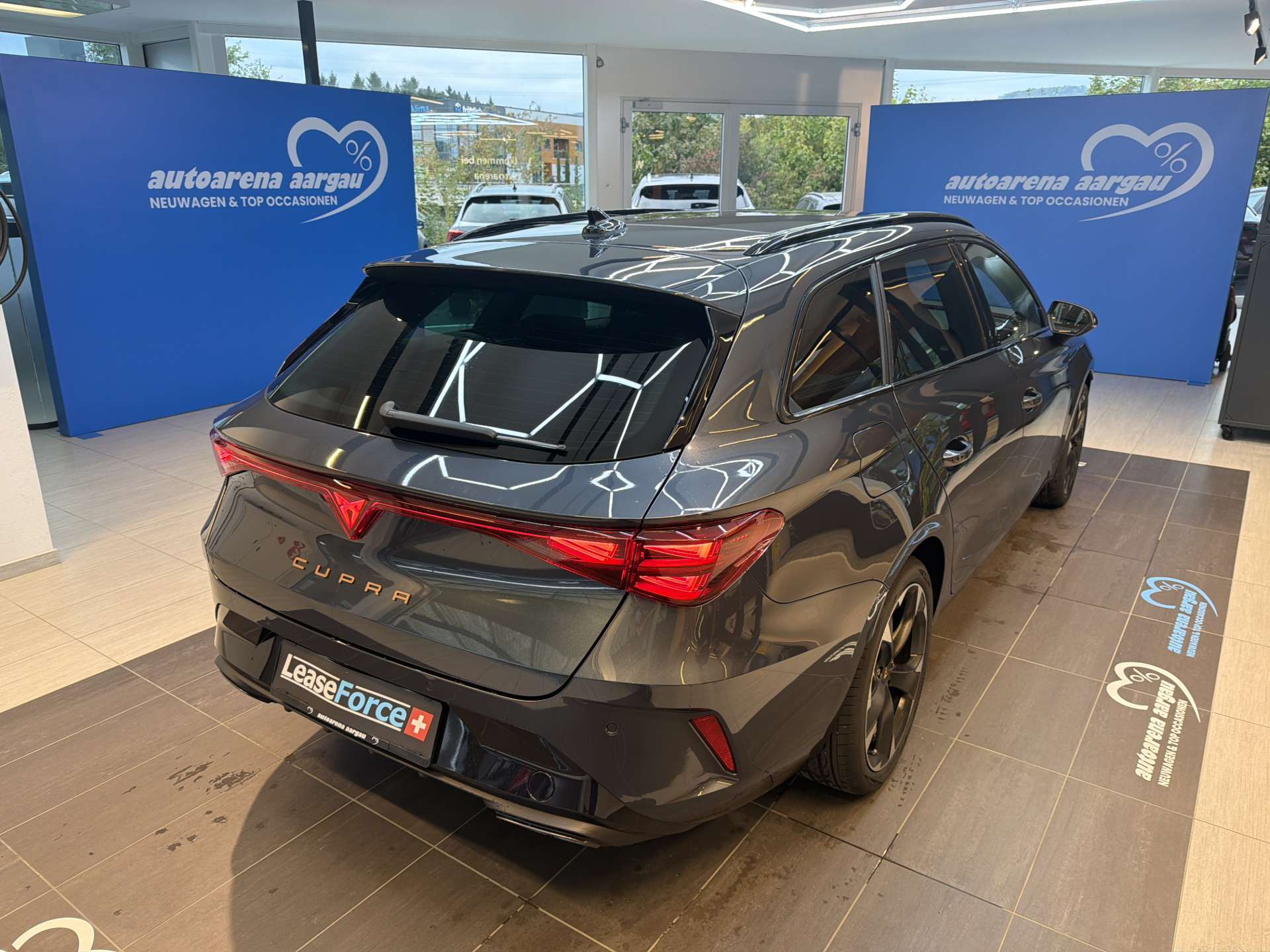 CUPRA LEON ST 1.5 eTSi DSG-Automat-showroom-element-2