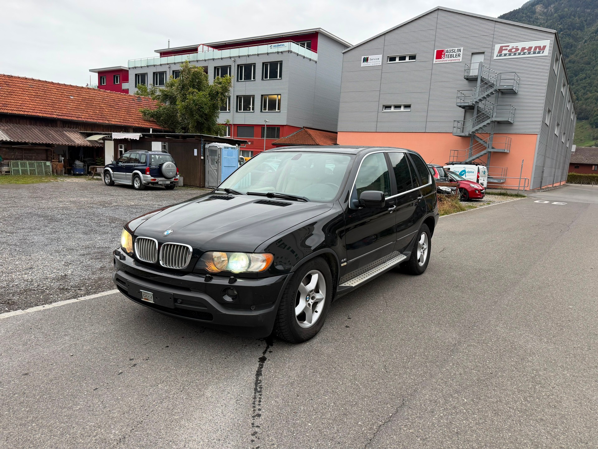 BMW X5 4.4i-showroom-element-1