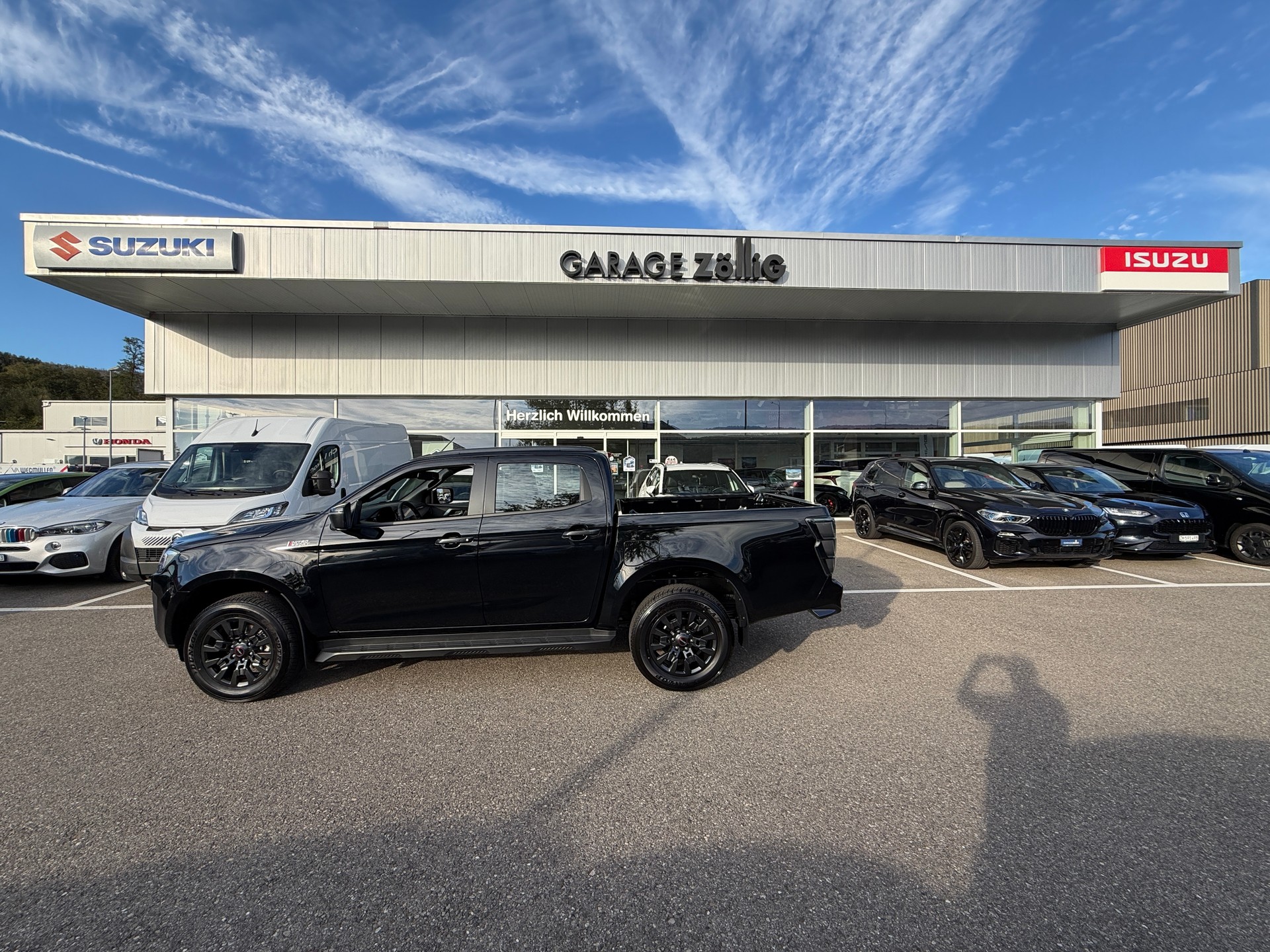 ISUZU CrewCab Nitro Sport 2.2 DMS AT 4x4-showroom-element-3