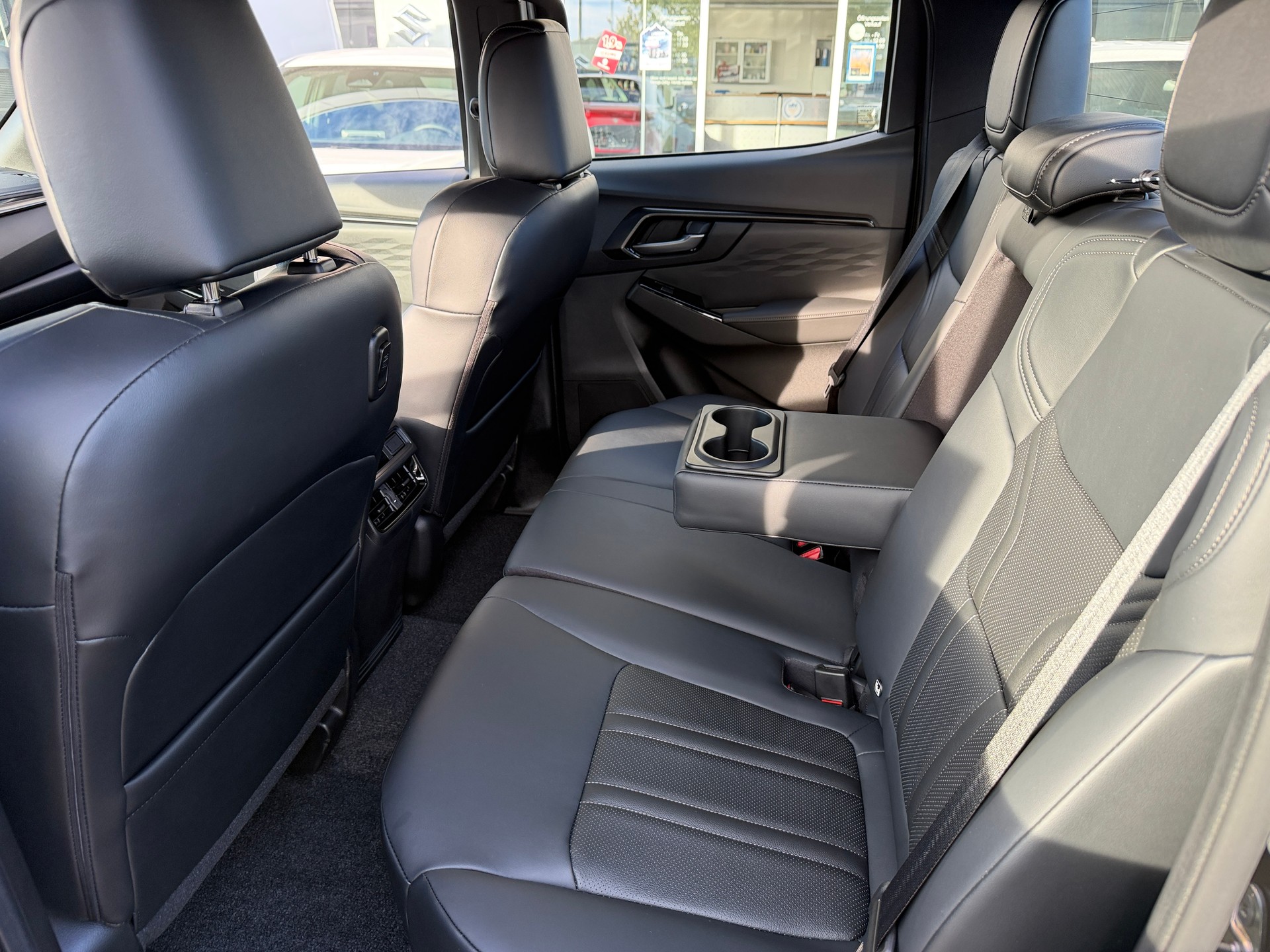 ISUZU CrewCab Nitro Sport 2.2 DMS AT 4x4-image-20