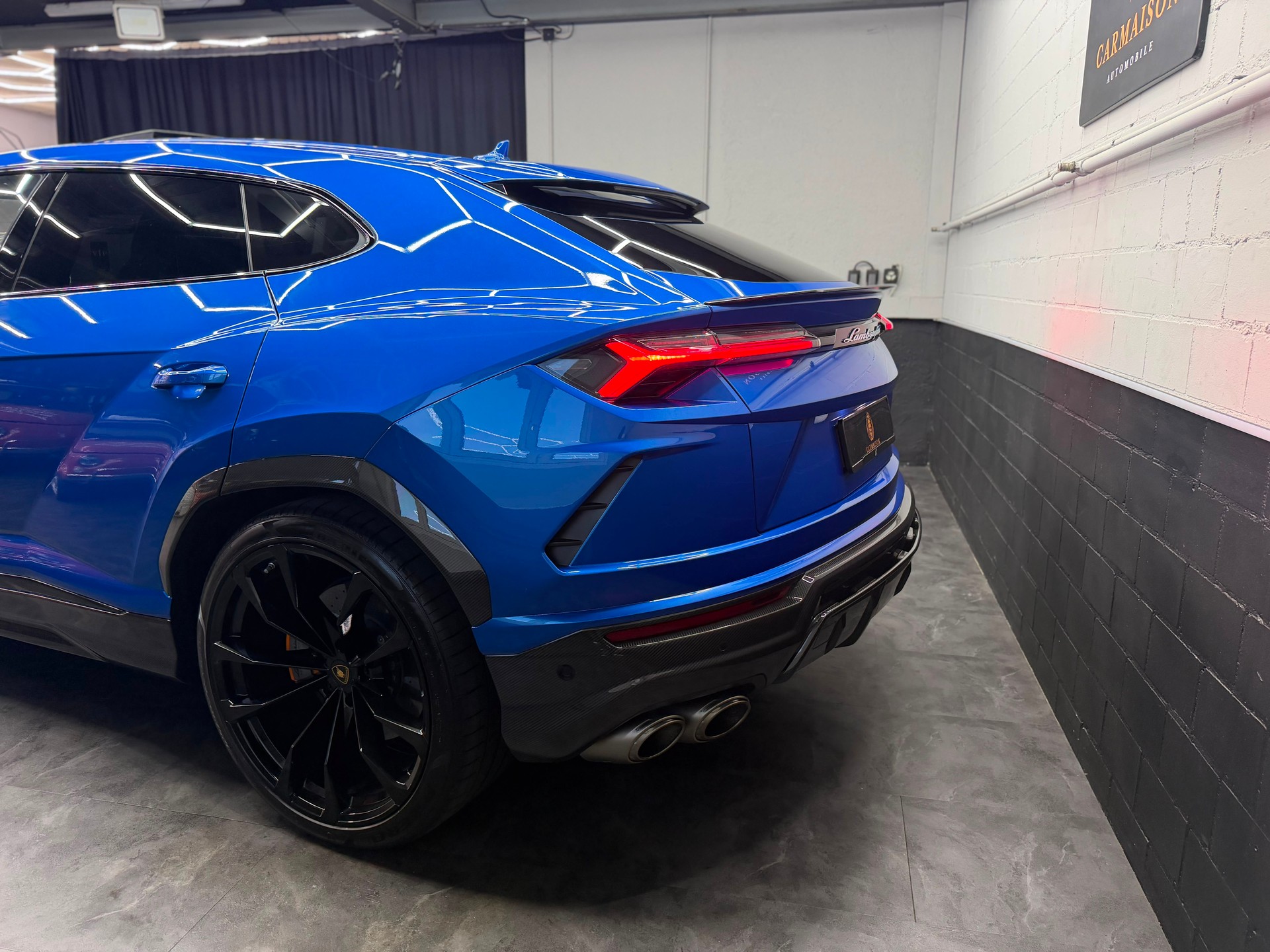 LAMBORGHINI Urus E-Gear | Akrapovic | Full Carbon | Panorama Dach | Lambo Garantie-image-9