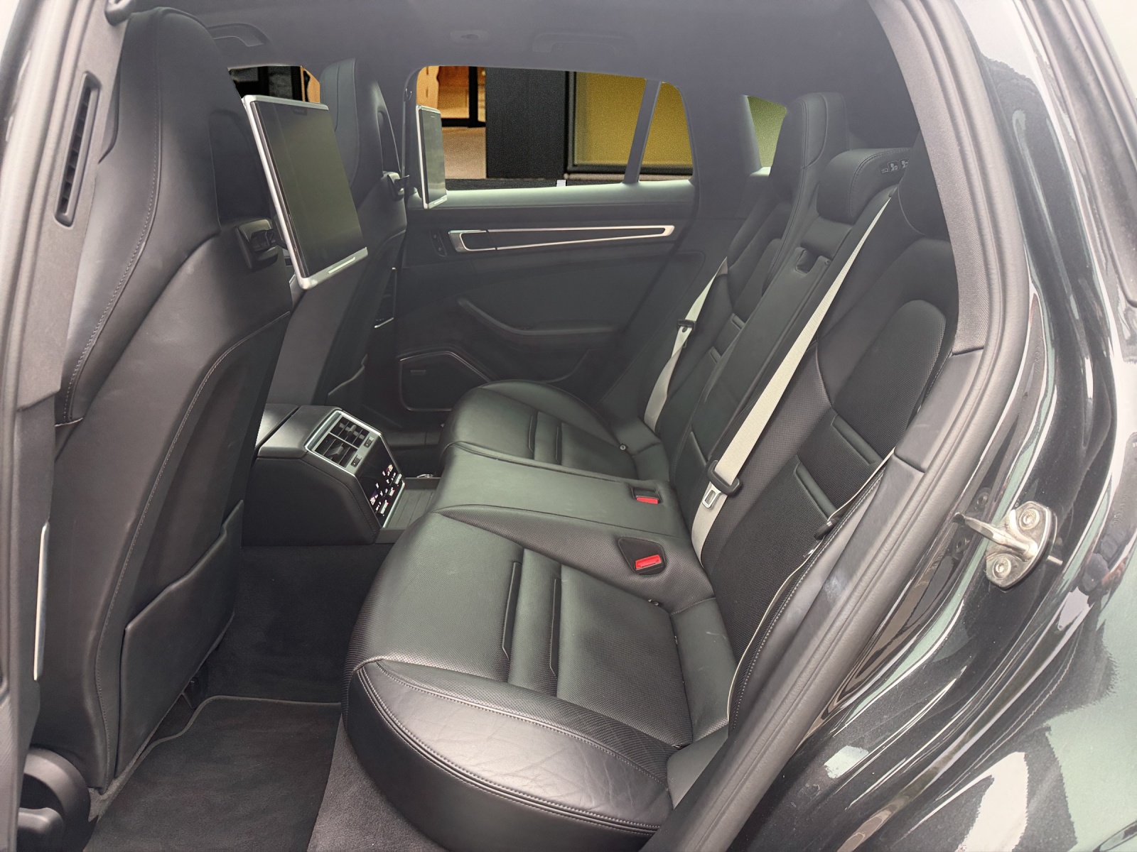 PORSCHE Panamera Sport Turismo 2.9 V6 4 E-Hybrid / CH Auslieferung - Top Ausstattung-image-10