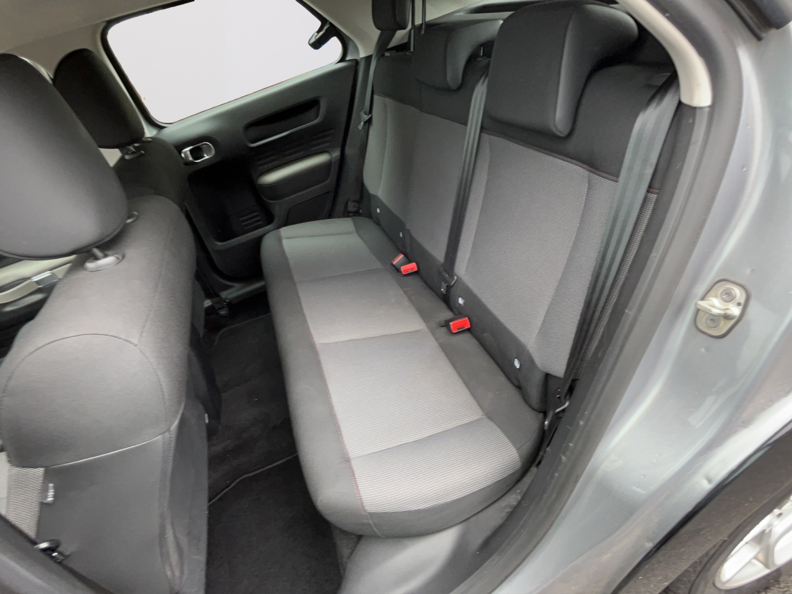 CITROEN C4 Cactus 1.6 Blue HDi Feel-image-11