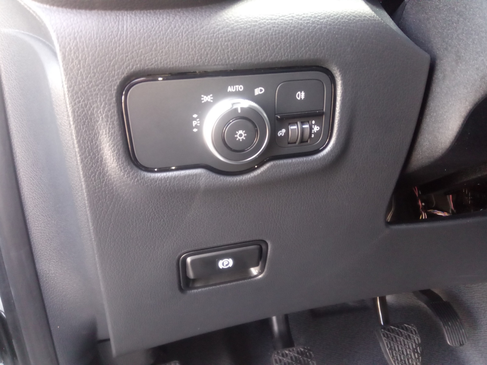 MERCEDES-BENZ Vito 114 CDI KA Base L-image-10