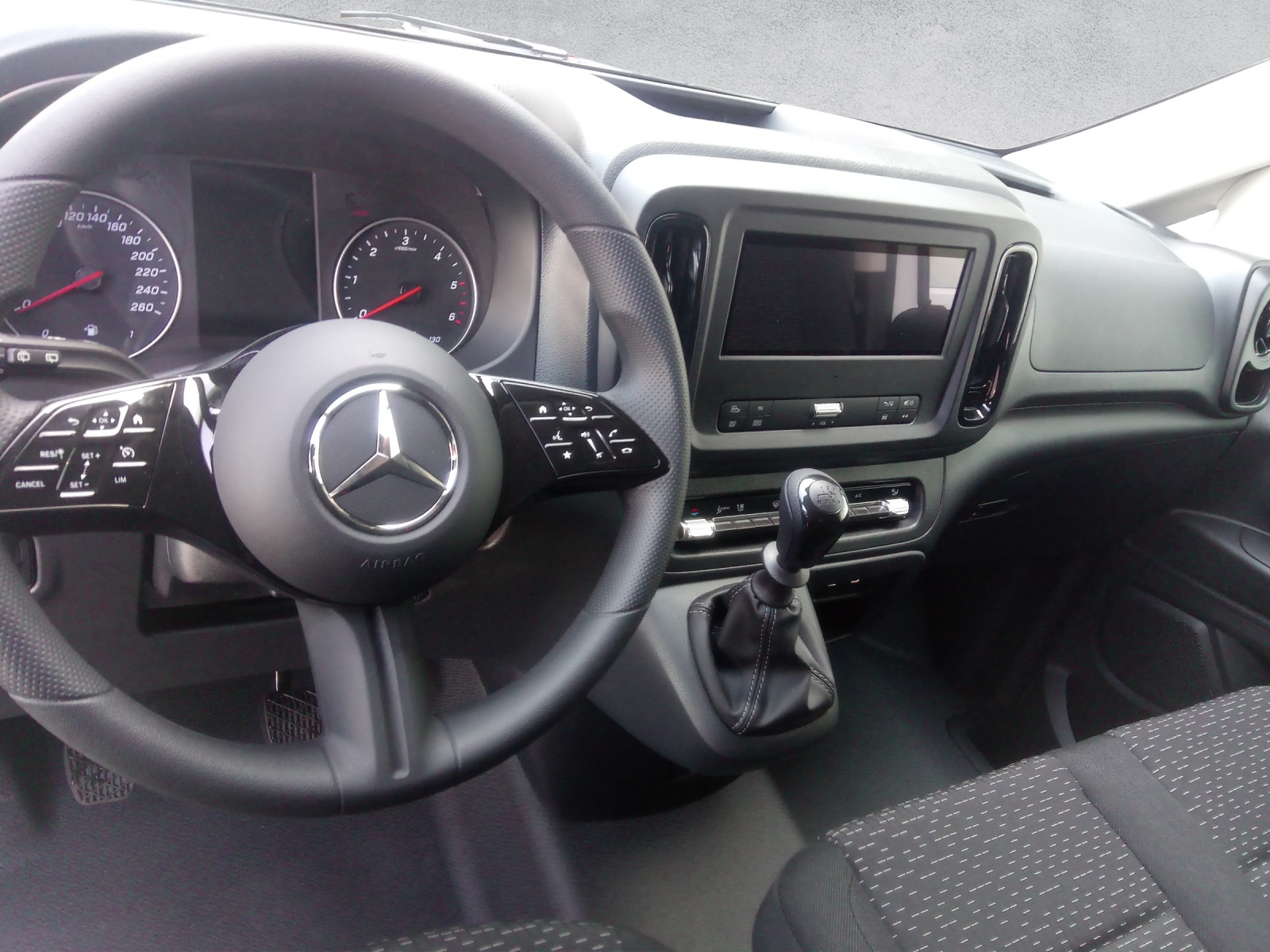MERCEDES-BENZ Vito 114 CDI KA Base L-image-13