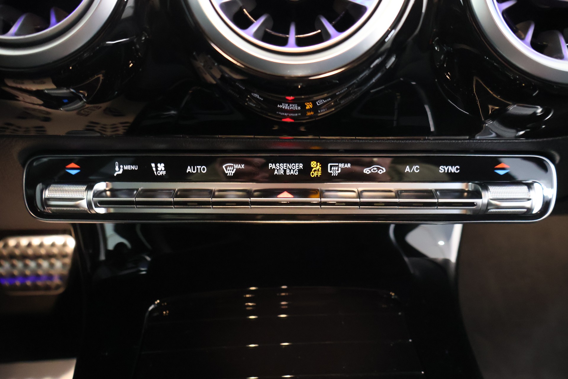 MERCEDES-BENZ CLA 35 AMG 4Matic 8G-DCT-image-23