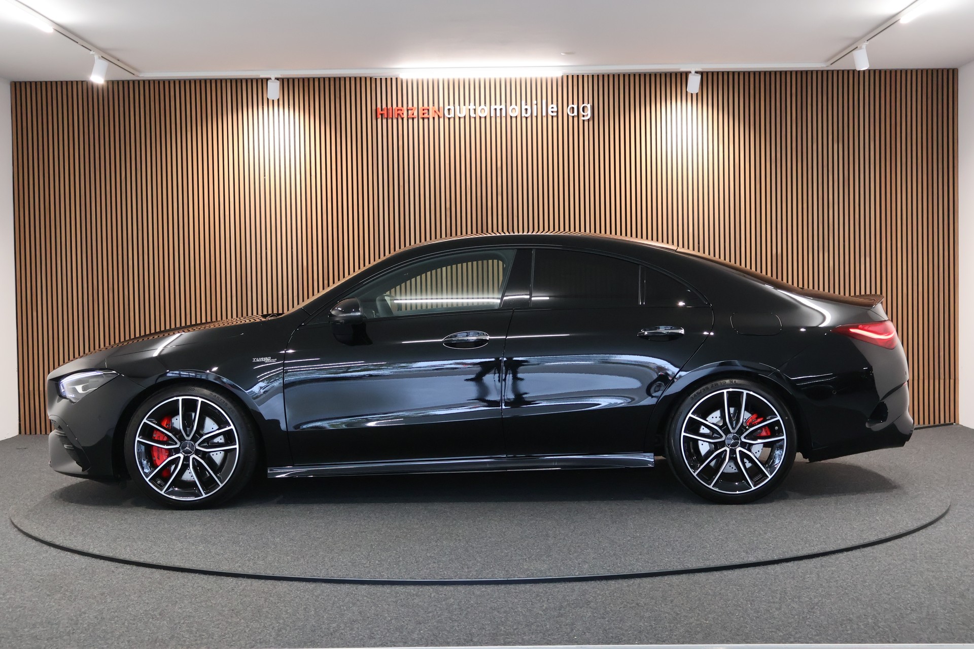 MERCEDES-BENZ CLA 35 AMG 4Matic 8G-DCT-showroom-element-1