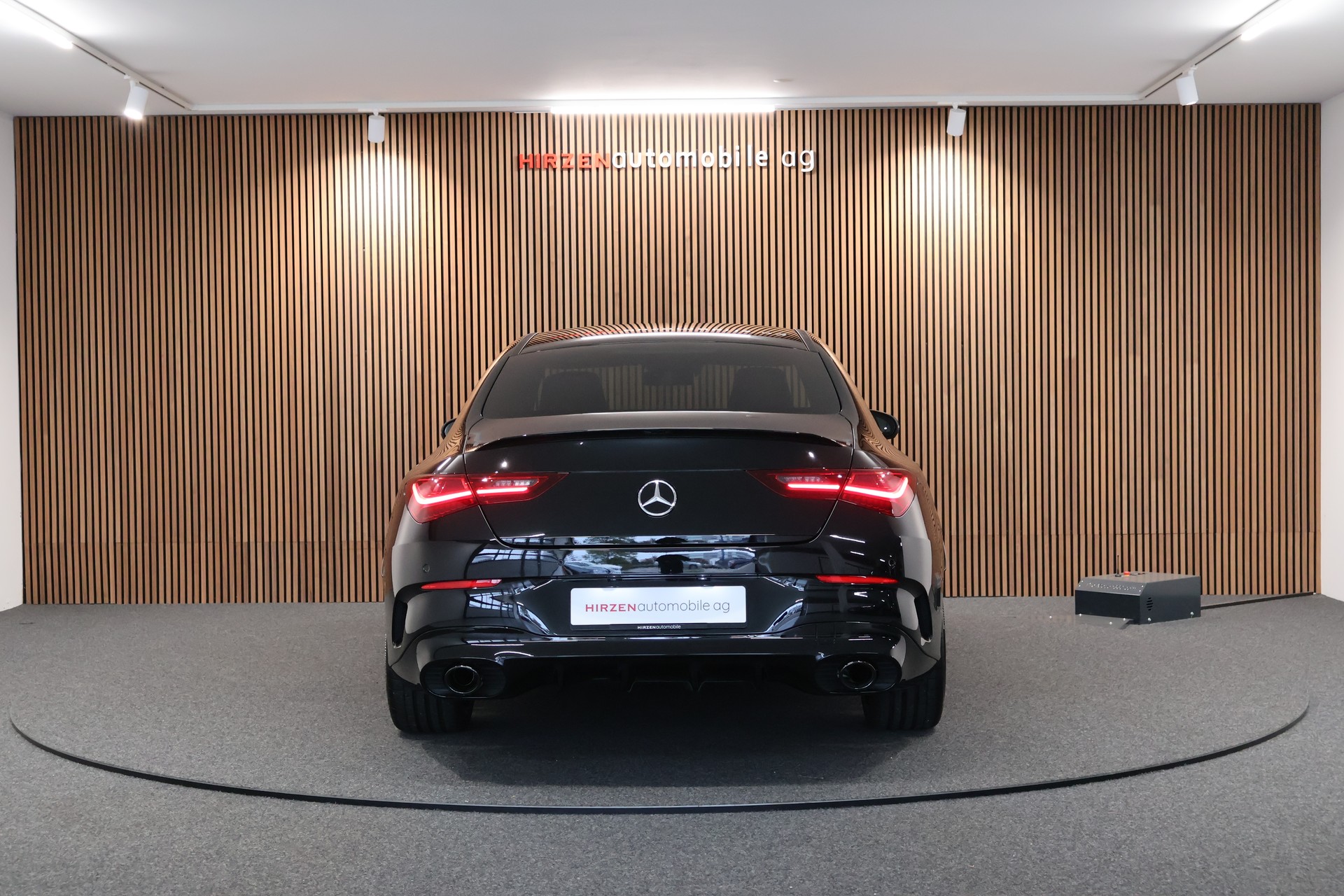 MERCEDES-BENZ CLA 35 AMG 4Matic 8G-DCT-showroom-element-3